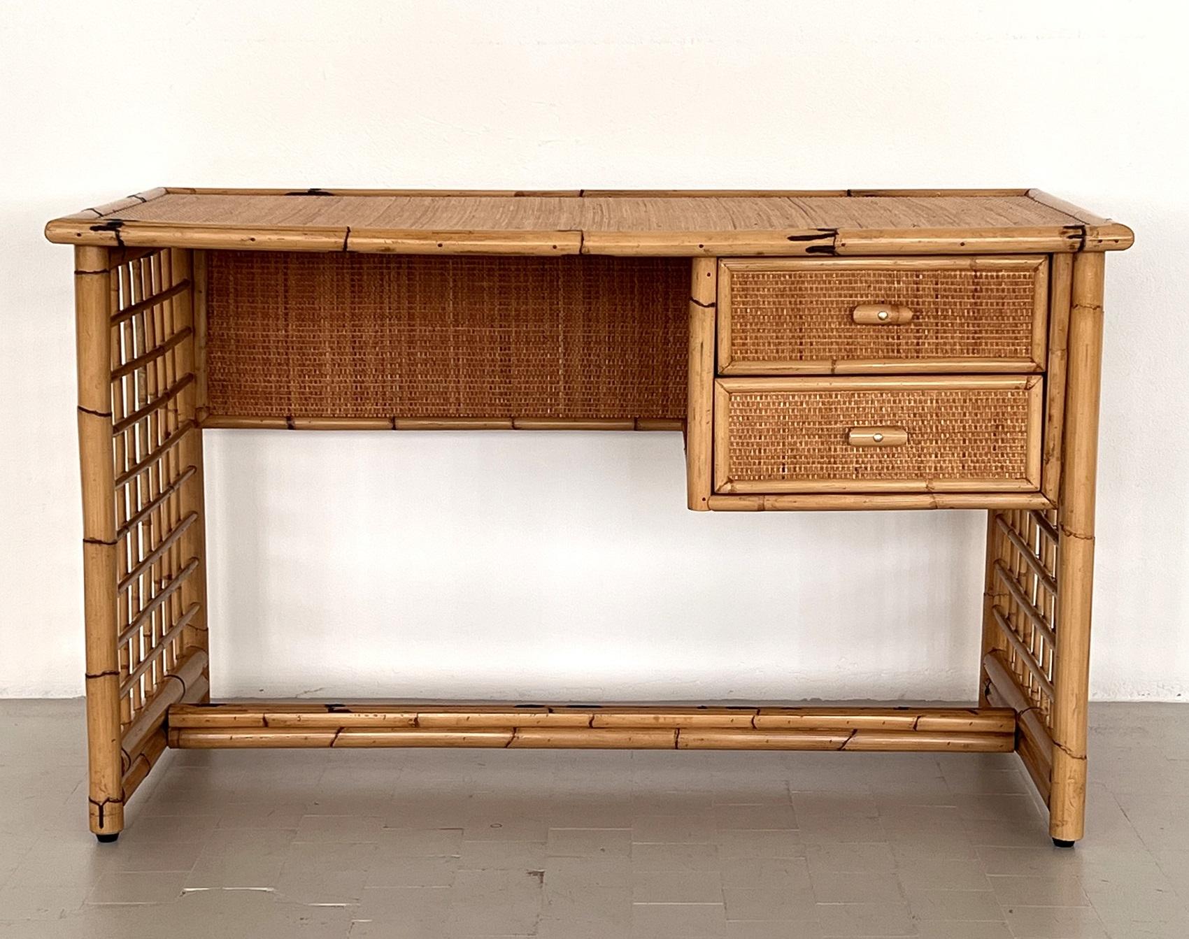 Italian Midcentury Bamboo and Rattan Desk or Vanity with two Drawers, 1970s For Sale 10