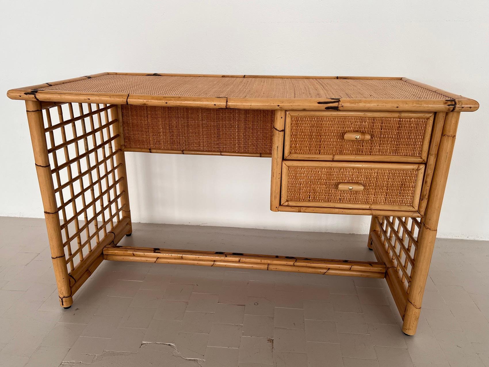 Italian Midcentury Bamboo and Rattan Desk or Vanity with two Drawers, 1970s For Sale 2