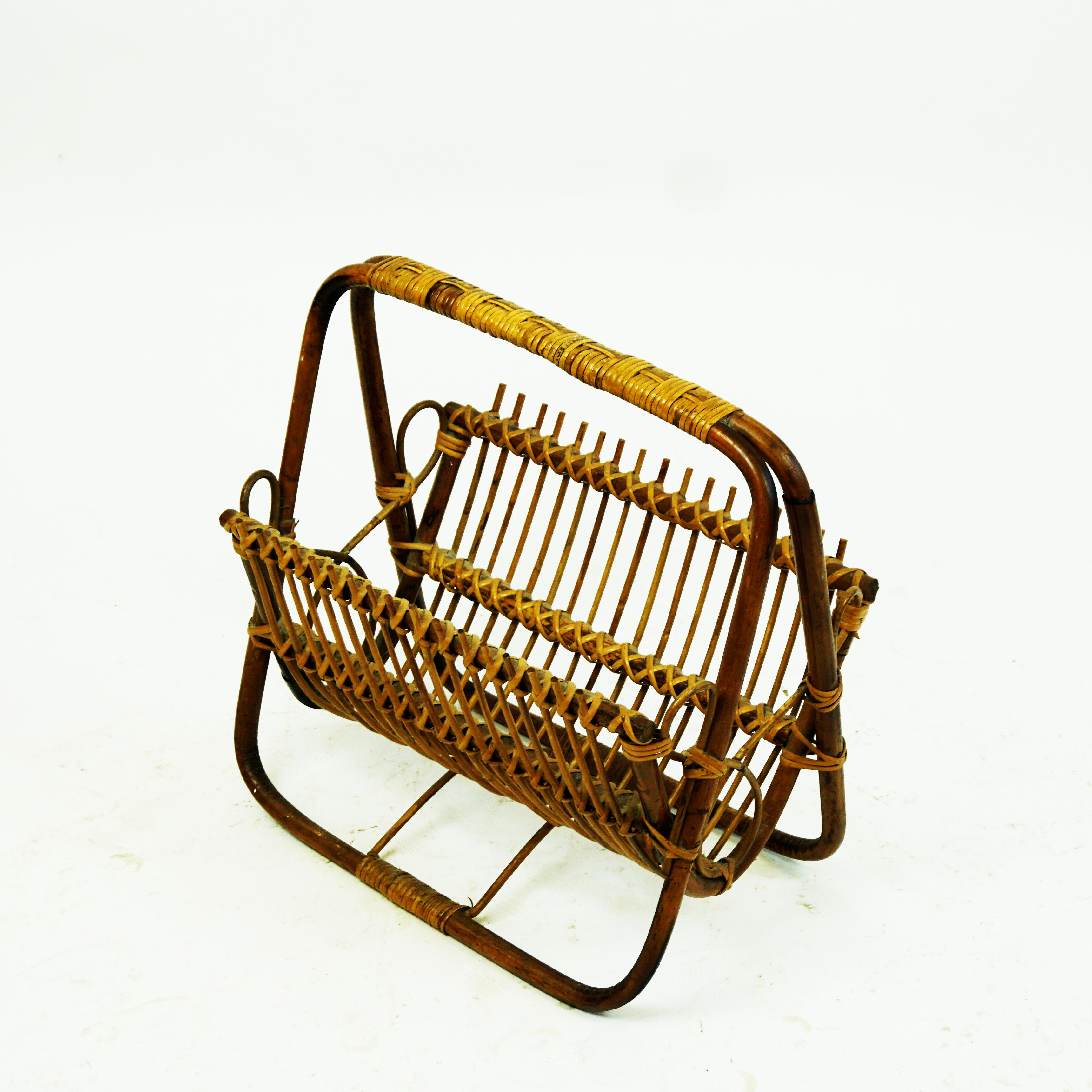 Italian Midcentury Bamboo and Wicker Magazine Stand For Sale 1
