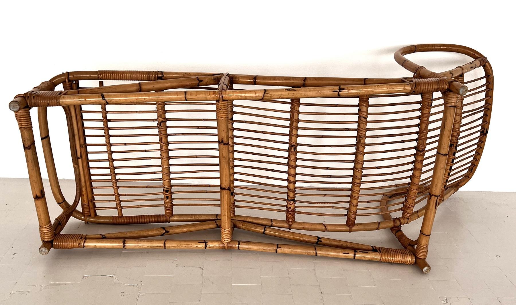 Italian Midcentury Organic Bamboo Daybed or Sunbed For Sale 1