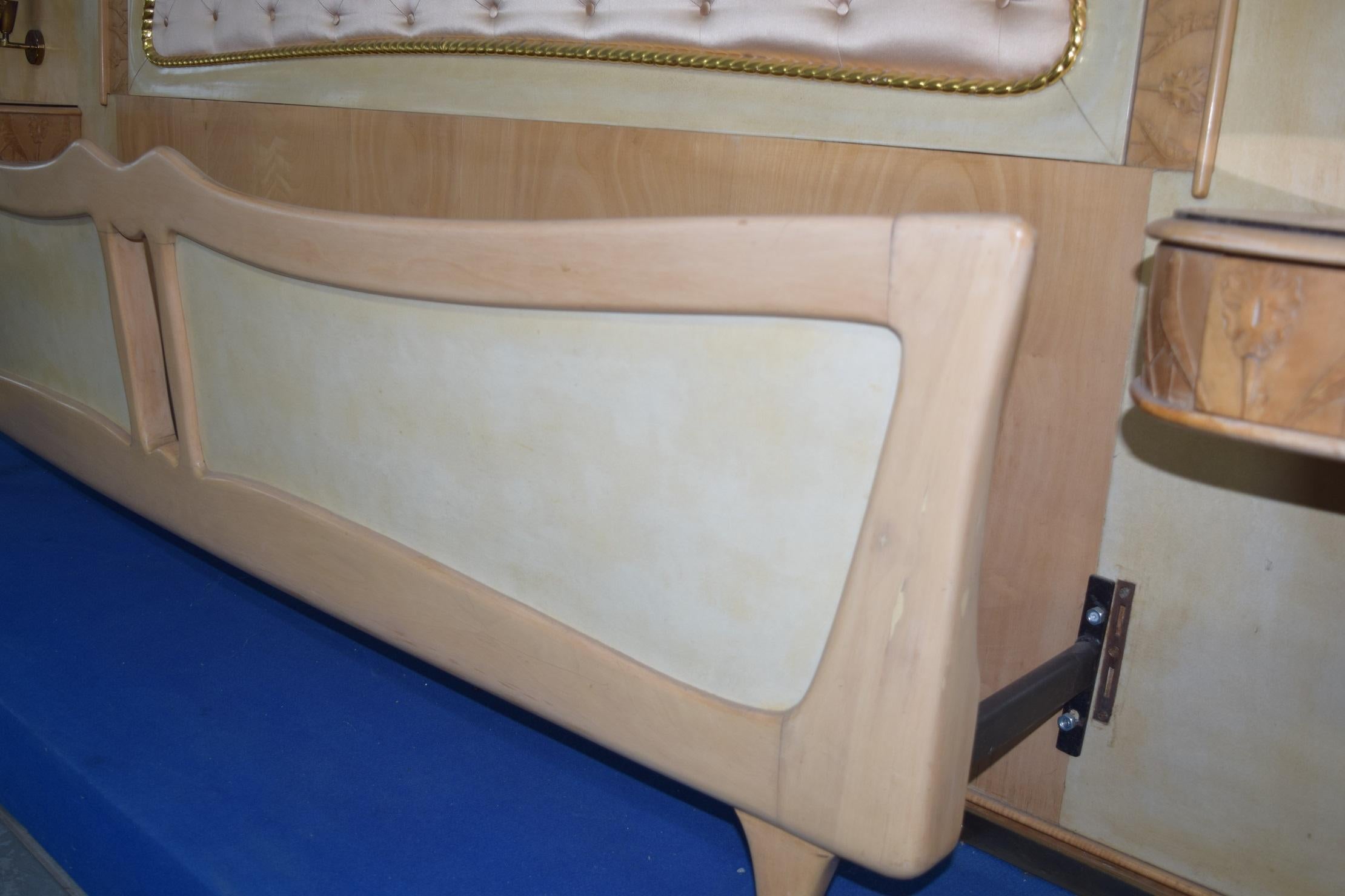 Italian Midcentury Bed with Night Stands in Parchment by Pierluigi Colli, 1950s For Sale 2