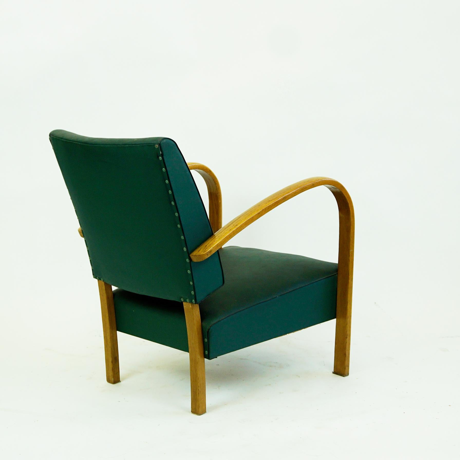 Italian Midcentury Beech Lounge Chair with Green Leatherette For Sale 1