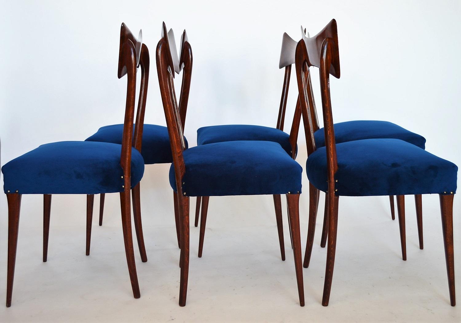 Mid-Century Modern Italian Midcentury Beechwood Dining Chairs Restored in Blue Velvet, 1950s