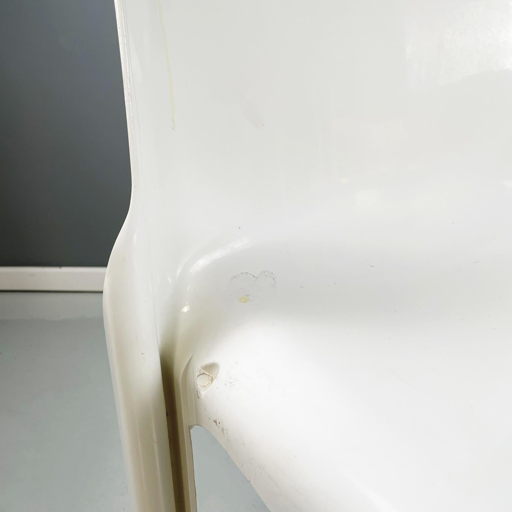 Italian Midcentury Beige Plastic Chairs Selene by Vico Magistretti Artemide 1960 9