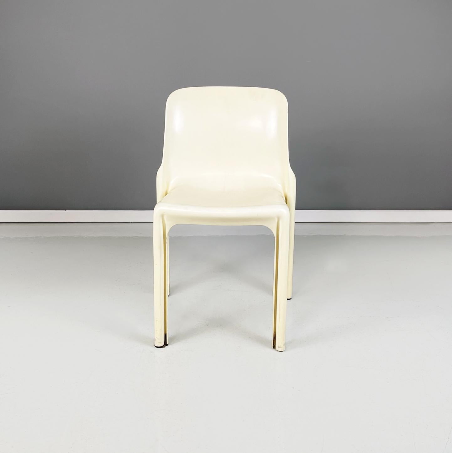 Mid-Century Modern Italian Midcentury Beige Plastic Chairs Selene by Vico Magistretti Artemide 1960