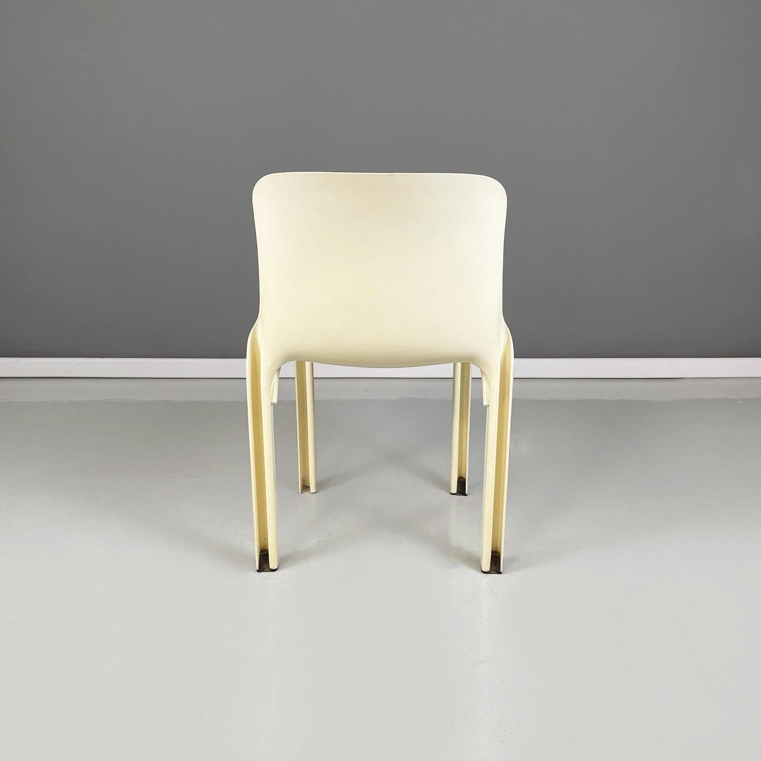 Italian Midcentury Beige Plastic Chairs Selene by Vico Magistretti Artemide 1960 1