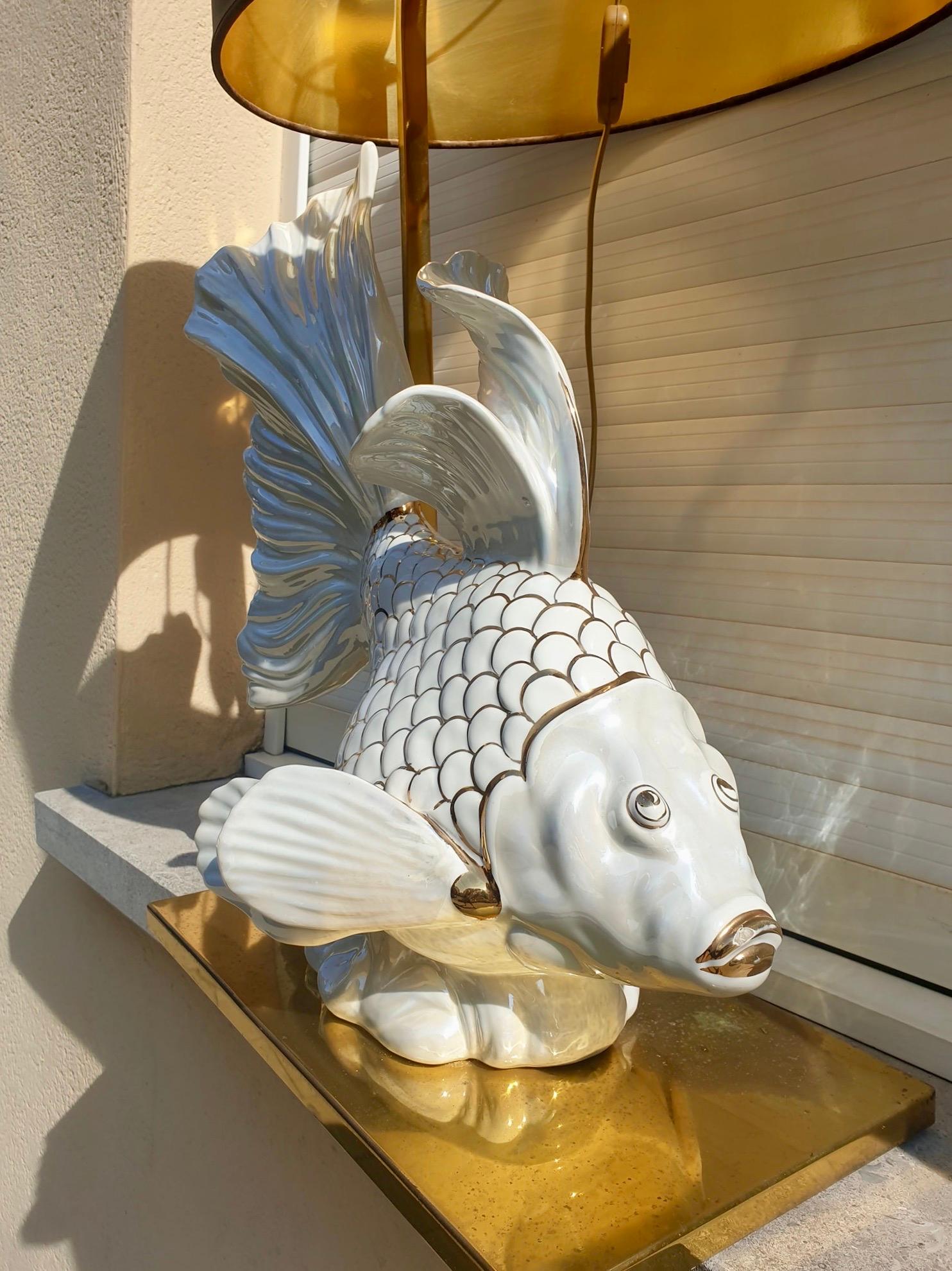 Italian Midcentury Big Ceramic Fish Lamp with Brass Details, 1970s For Sale 4