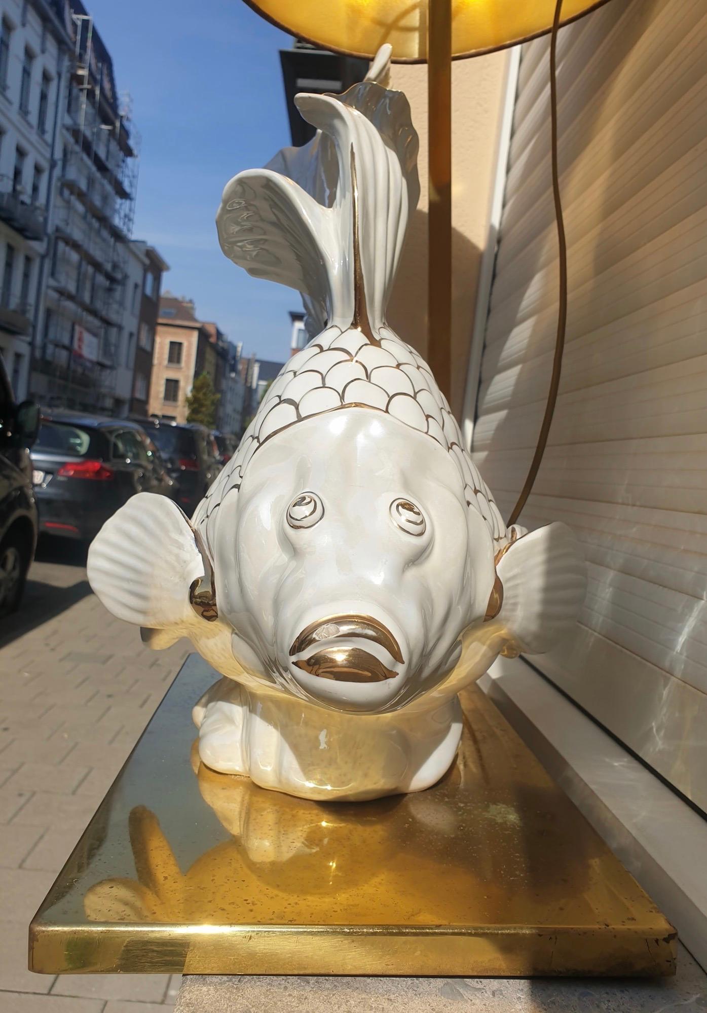 Italian Midcentury Big Ceramic Fish Lamp with Brass Details, 1970s For Sale 5