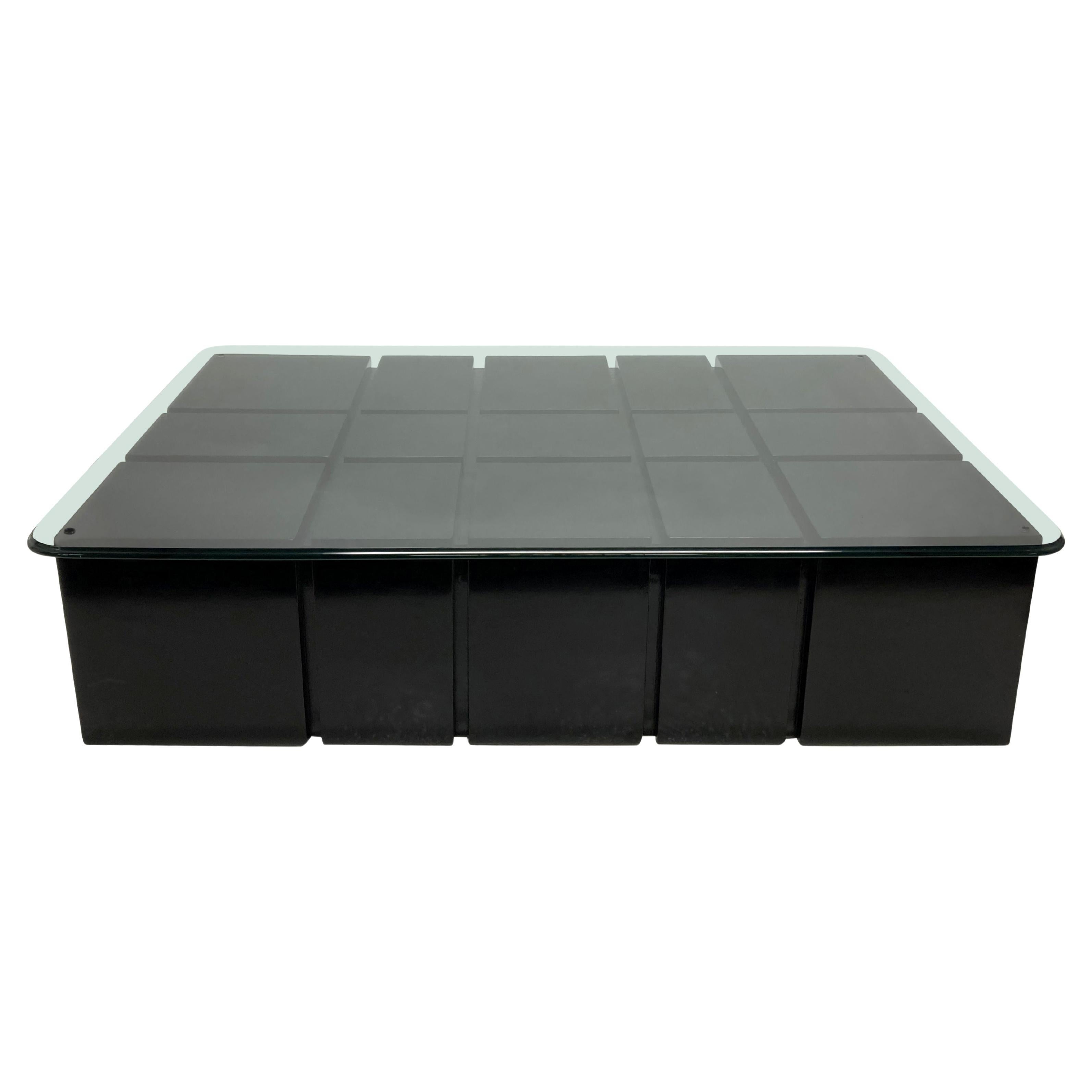 Italian Midcentury Black Lacquered Ocassional Table For Sale