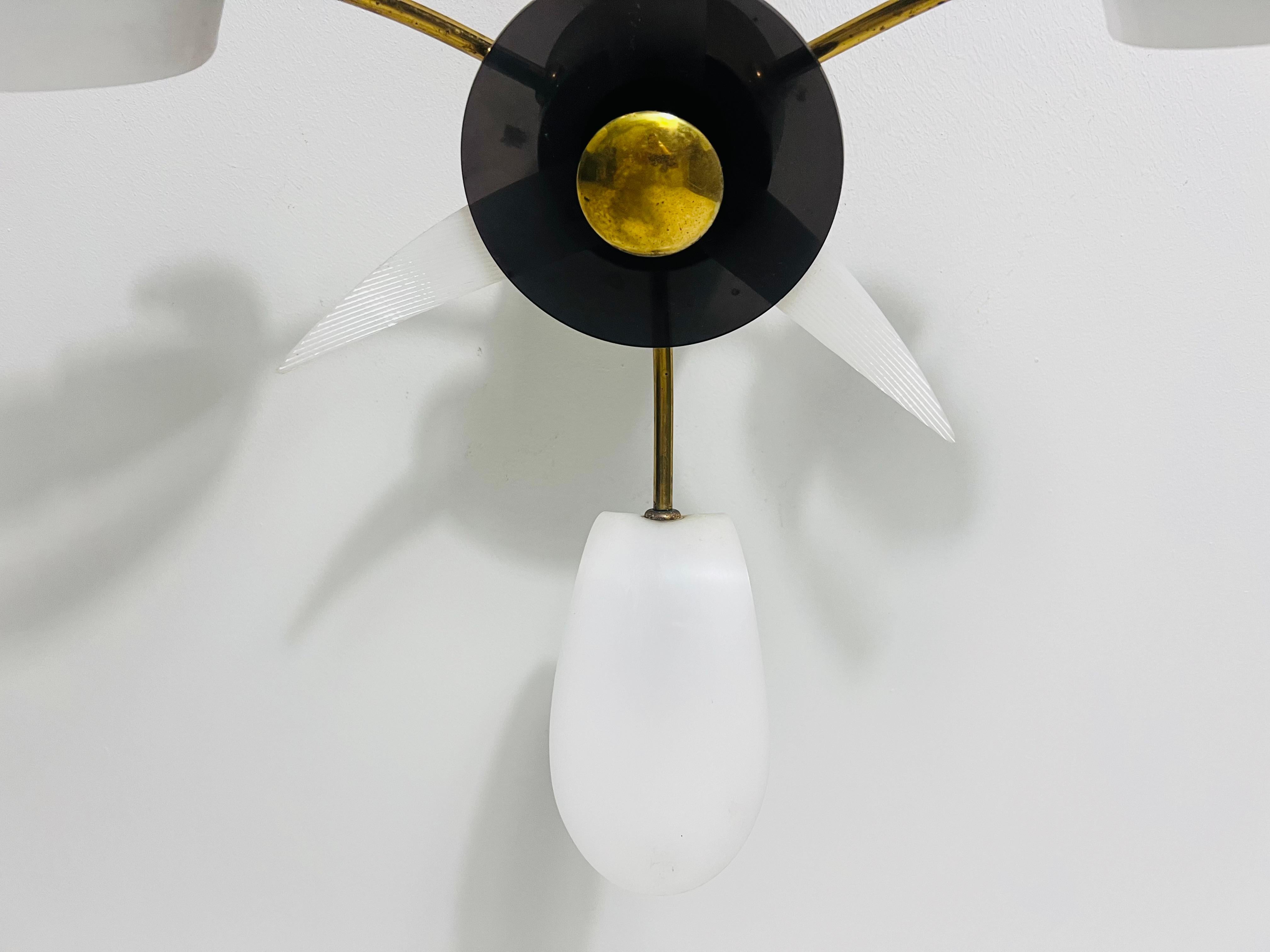 Italian Midcentury Brass 3-Arm Sputnik Chandelier, 1950s For Sale 4