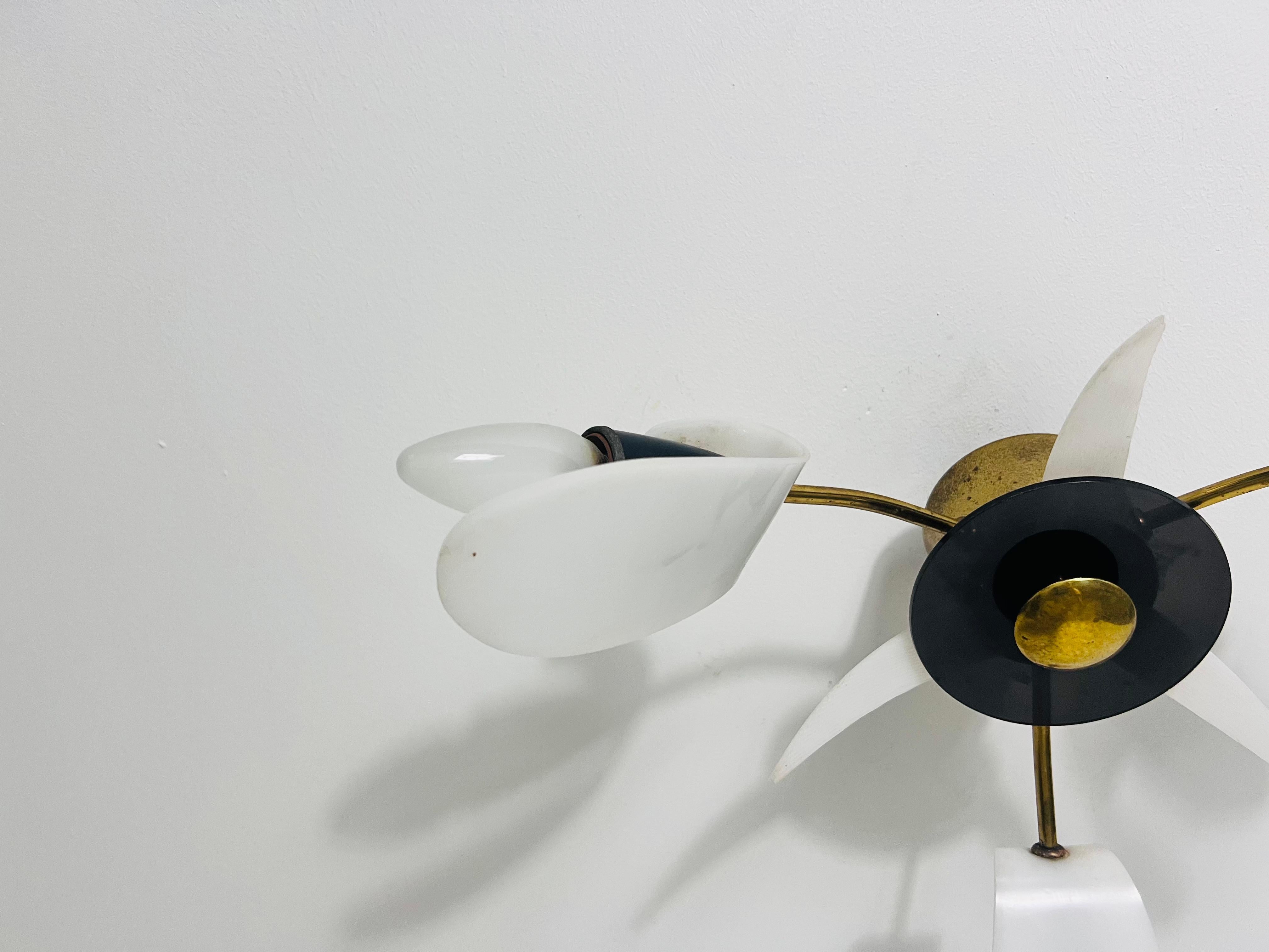 Italian Midcentury Brass 3-Arm Sputnik Chandelier, 1950s For Sale 3