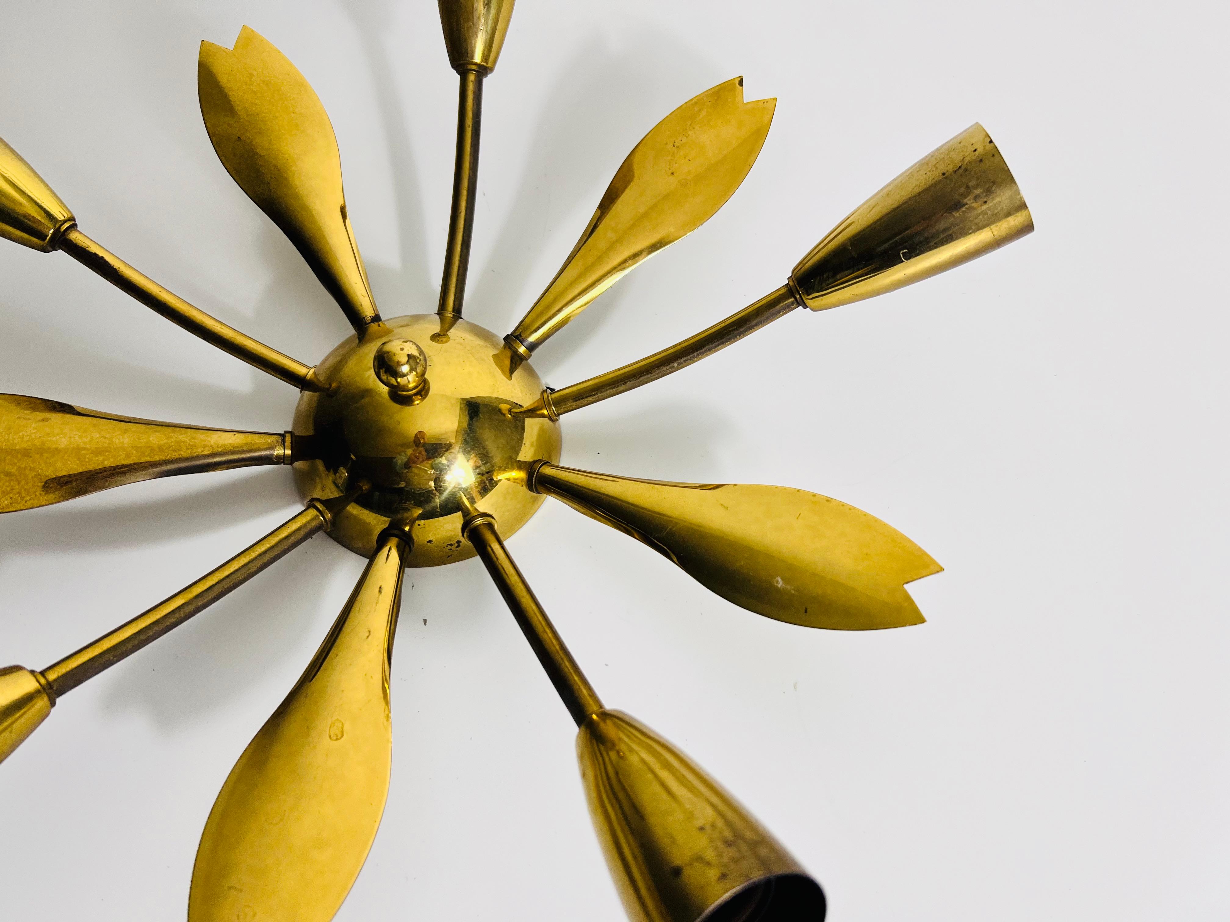 Italian Midcentury Brass 5-Arm Sputnik Chandelier, 1950s For Sale 2