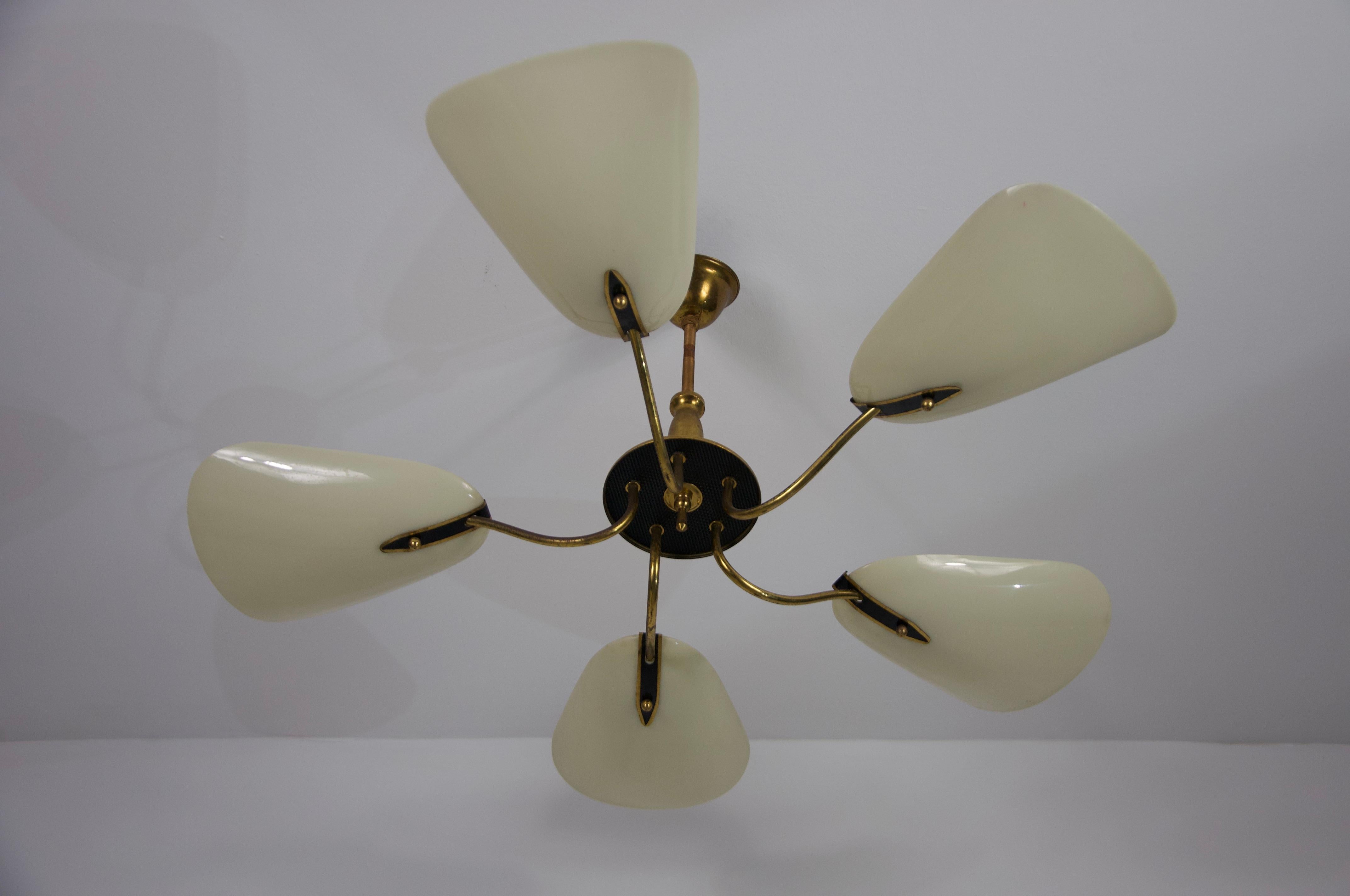 Italienischer 5-armiger Sputnik-Kronleuchter aus Messing aus der Mitte des Jahrhunderts, 1950er Jahre, Deutschland im Angebot 5