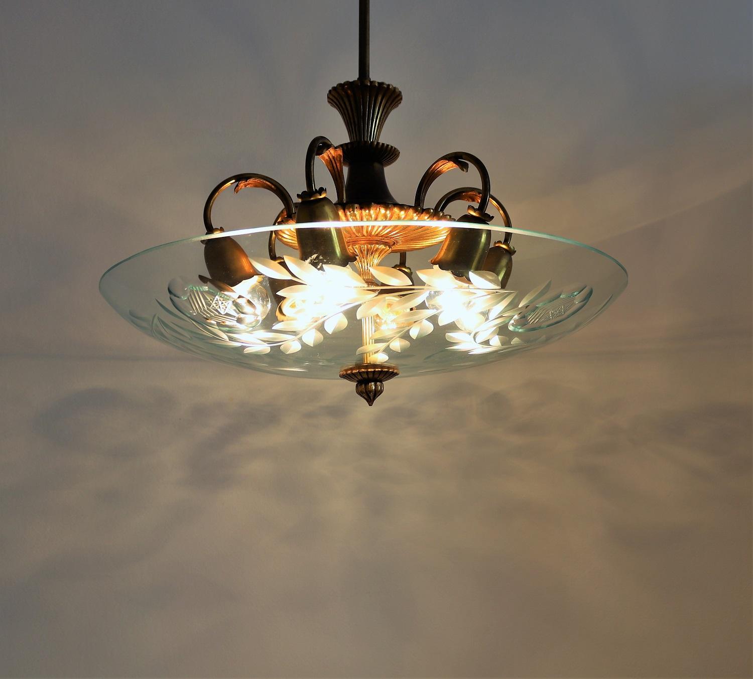 Italian Midcentury Brass and Crystal Glass Chandelier, 1950s For Sale 6