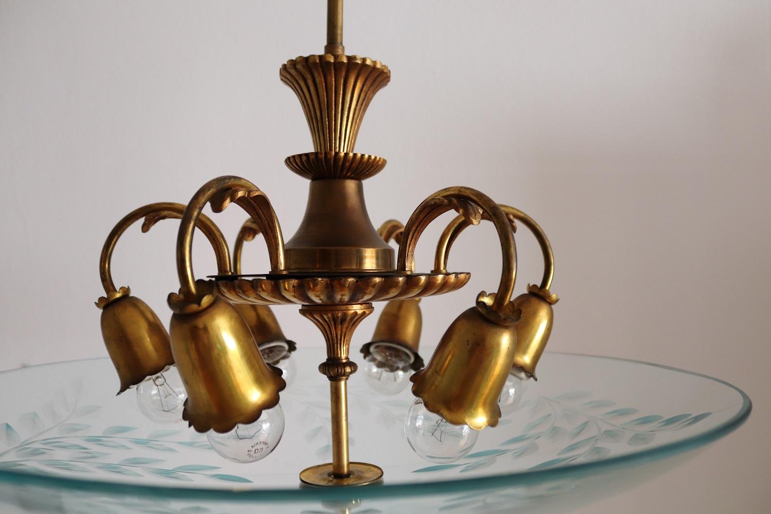 Italian Midcentury Brass and Crystal Glass Chandelier, 1950s In Good Condition For Sale In Morazzone, Varese