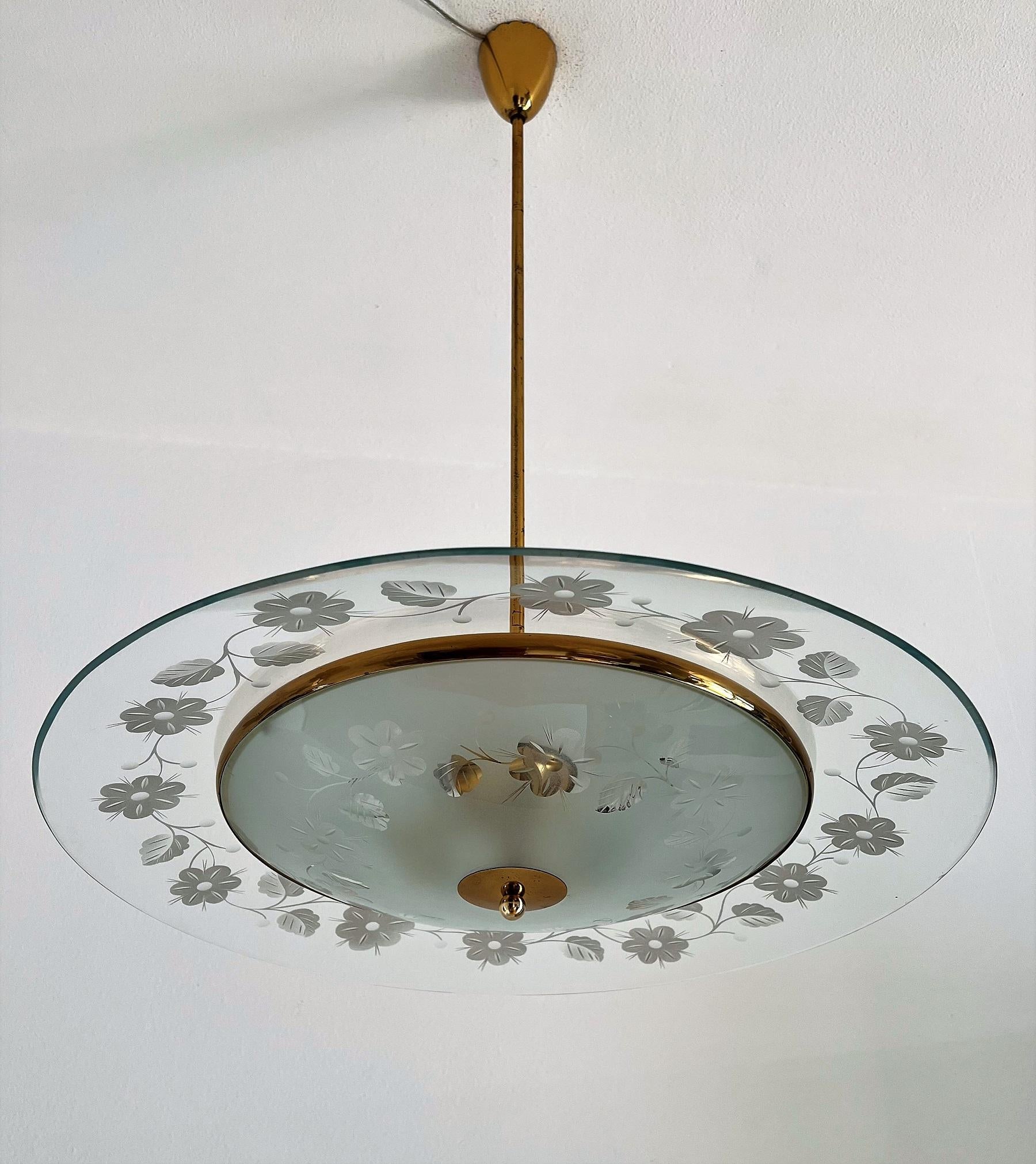 Italian Midcentury Brass and Crystal Glass Chandelier in Pietro Chiesa Style 11