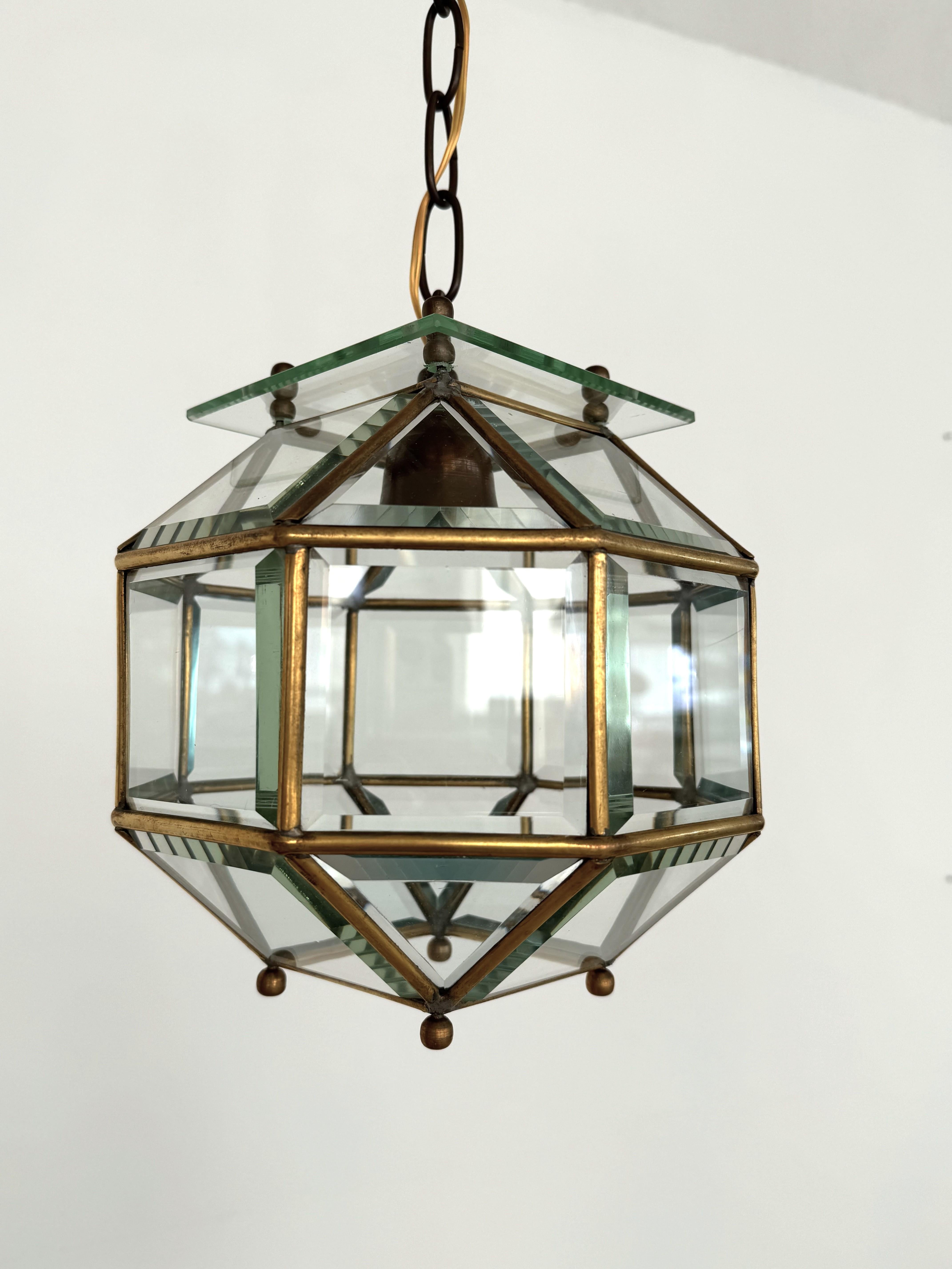 Lampada a lanterna o a sospensione in ottone e vetro tagliato, 1960 in vendita 5