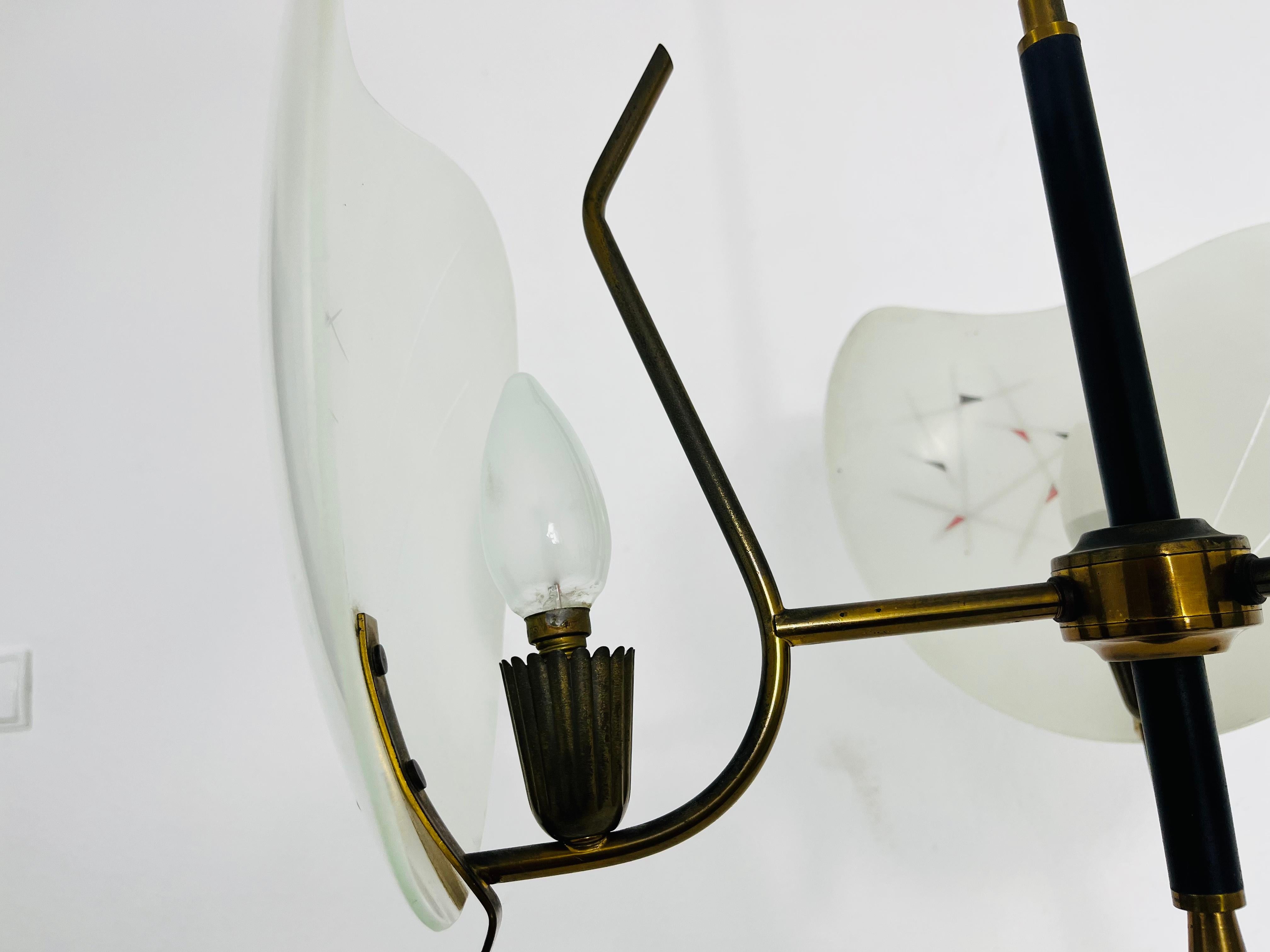Italian Midcentury Brass and Glass 3-Arm Sputnik Chandelier, 1950s For Sale 2