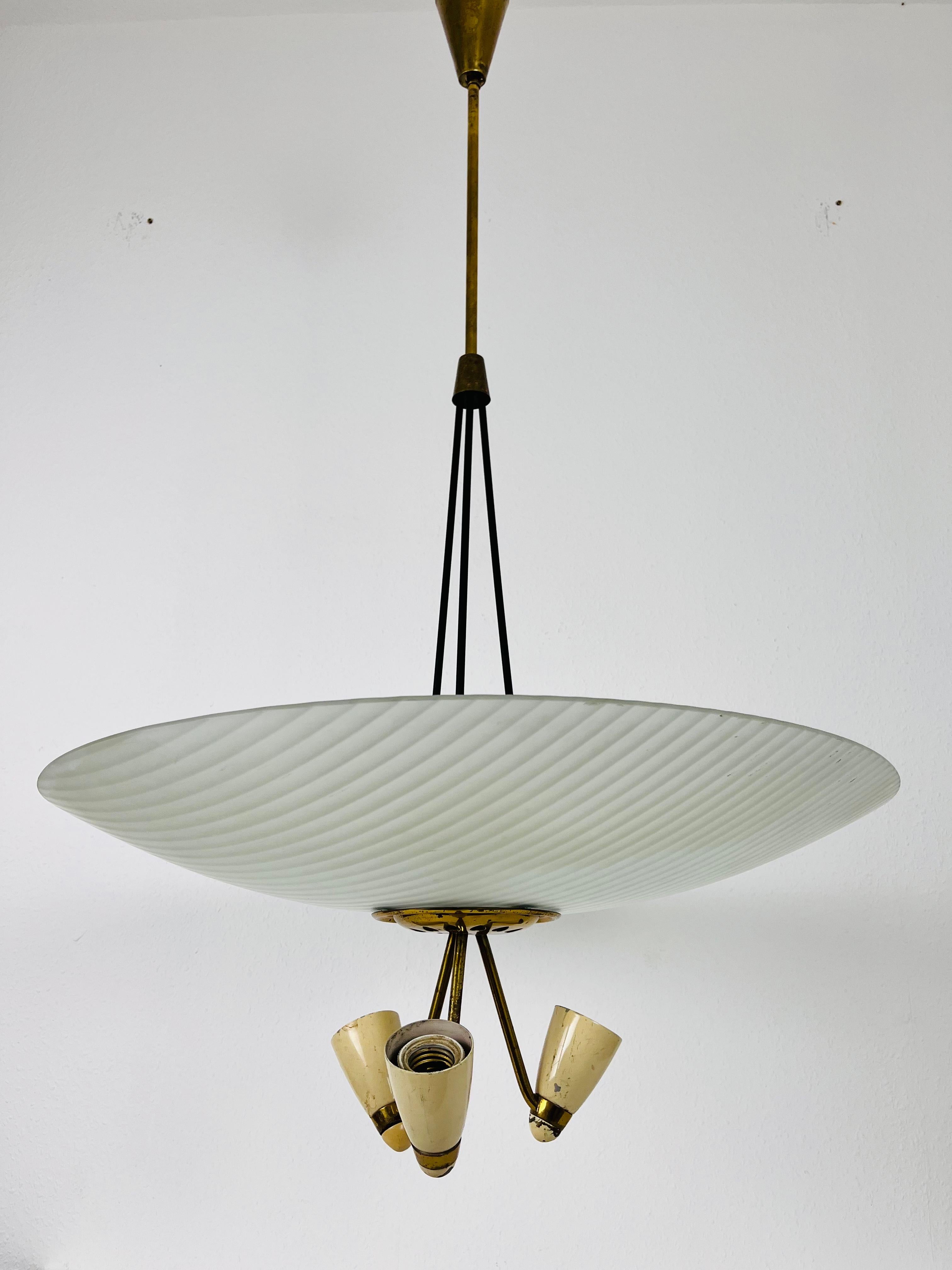 Italian Midcentury Brass and Glass Chandelier, 1950s For Sale 4