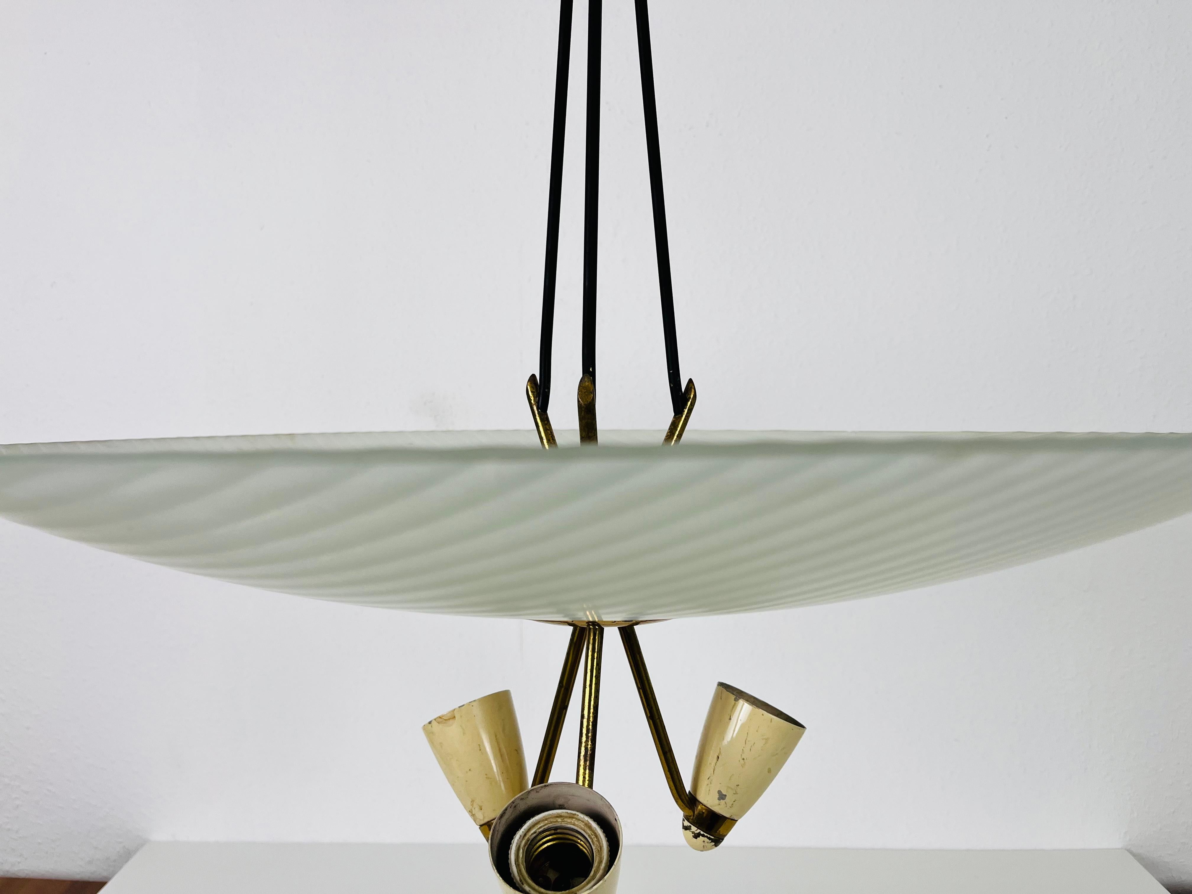Mid-20th Century Italian Midcentury Brass and Glass Chandelier, 1950s For Sale