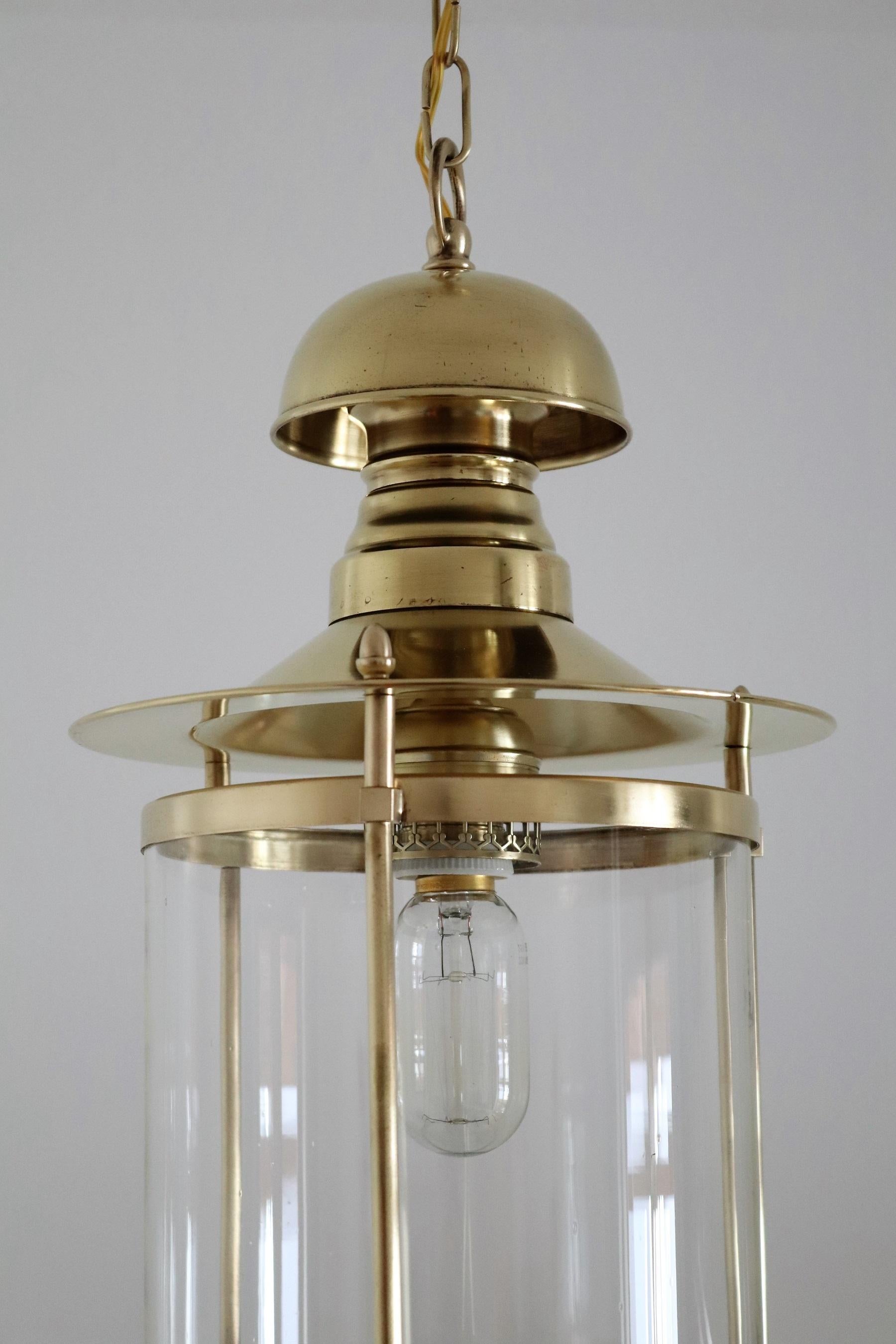 Lampe à suspension ou lanterne italienne du milieu du siècle dernier en laiton et verre, 1970 en vente 7