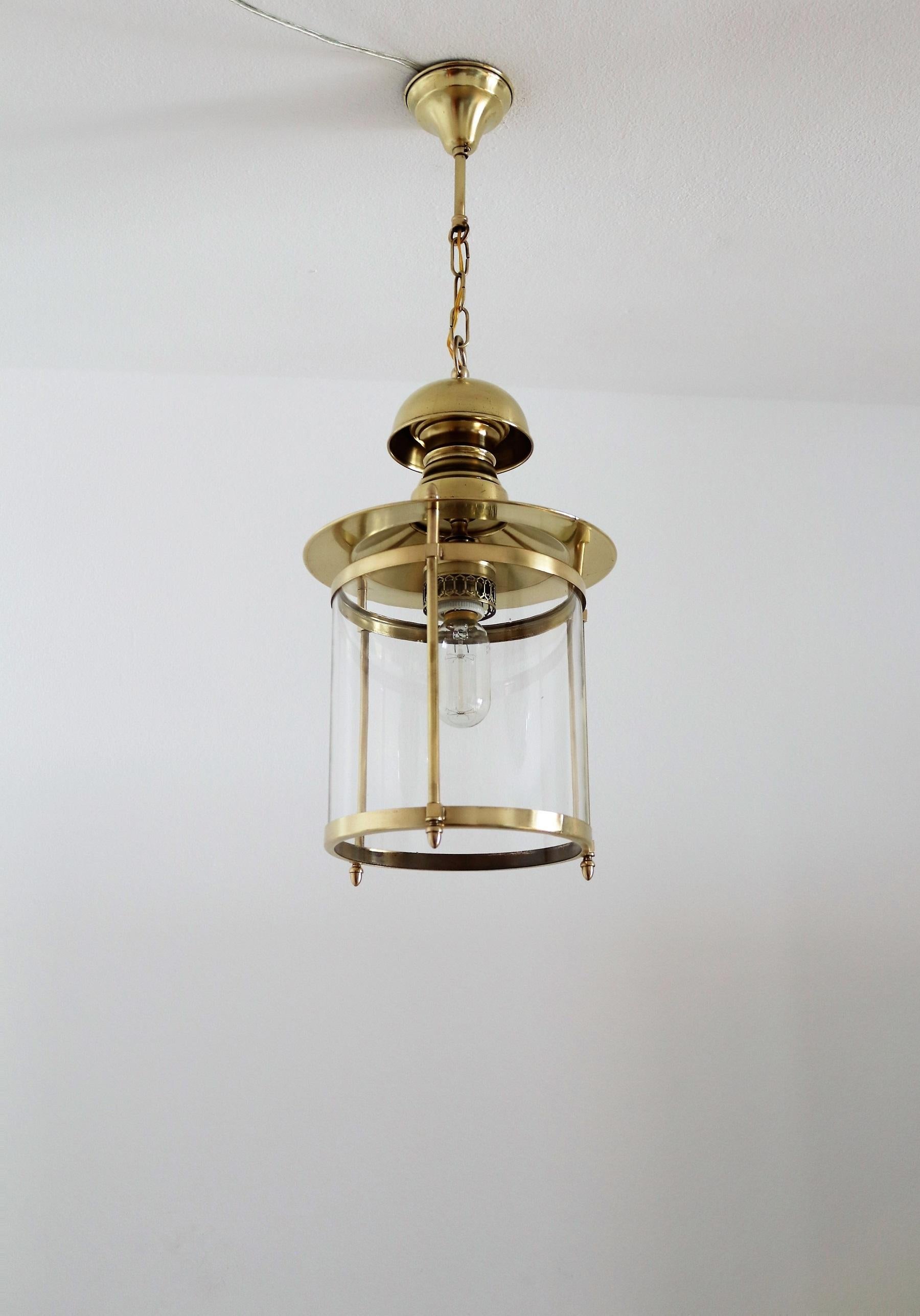 Italian Midcentury Brass and Glass Pendant Lamp or Lantern, 1970s In Good Condition For Sale In Morazzone, Varese