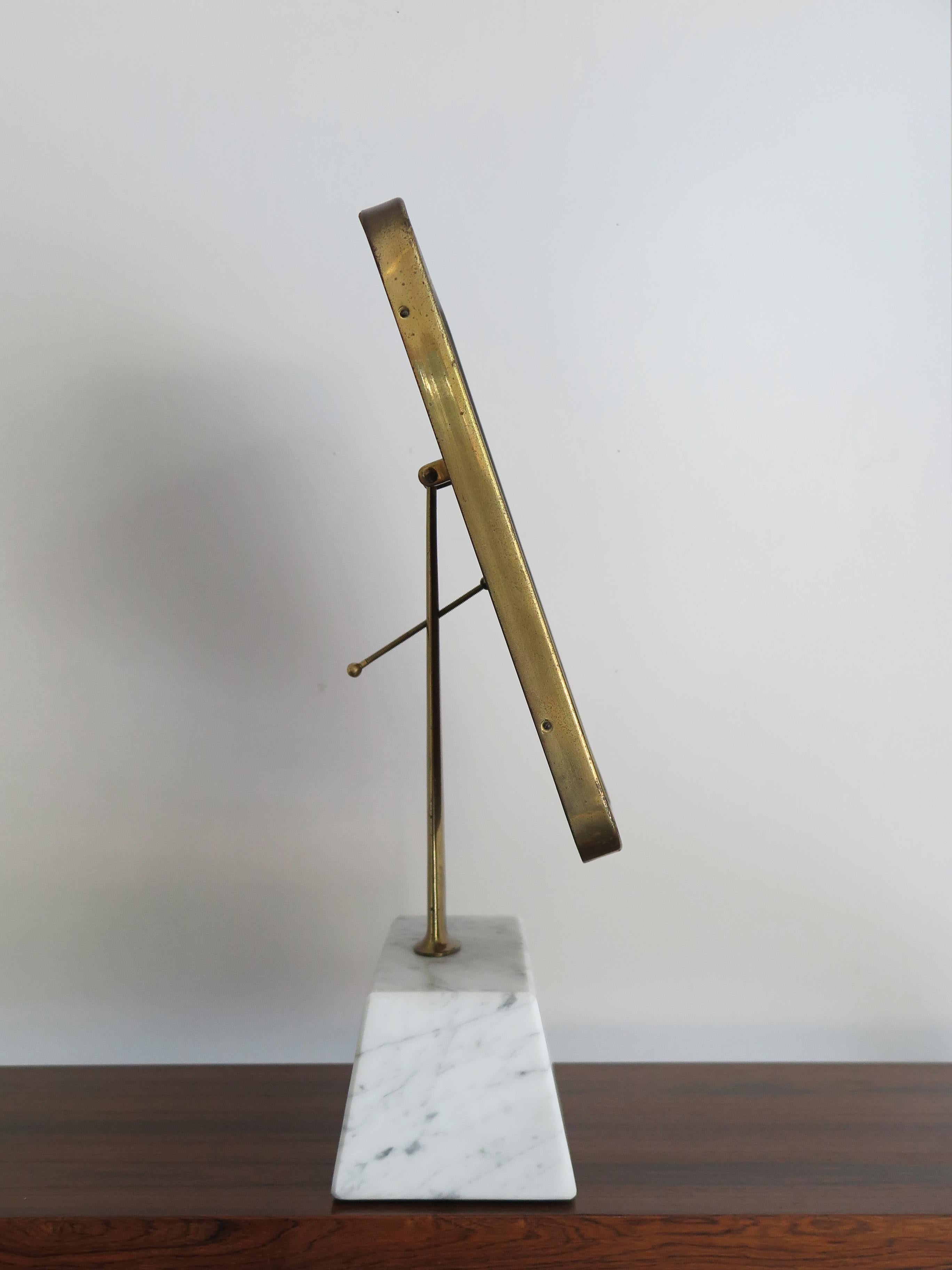 Italian Midcentury Brass and Marble Table Mirror, 1950s In Good Condition For Sale In Reggio Emilia, IT