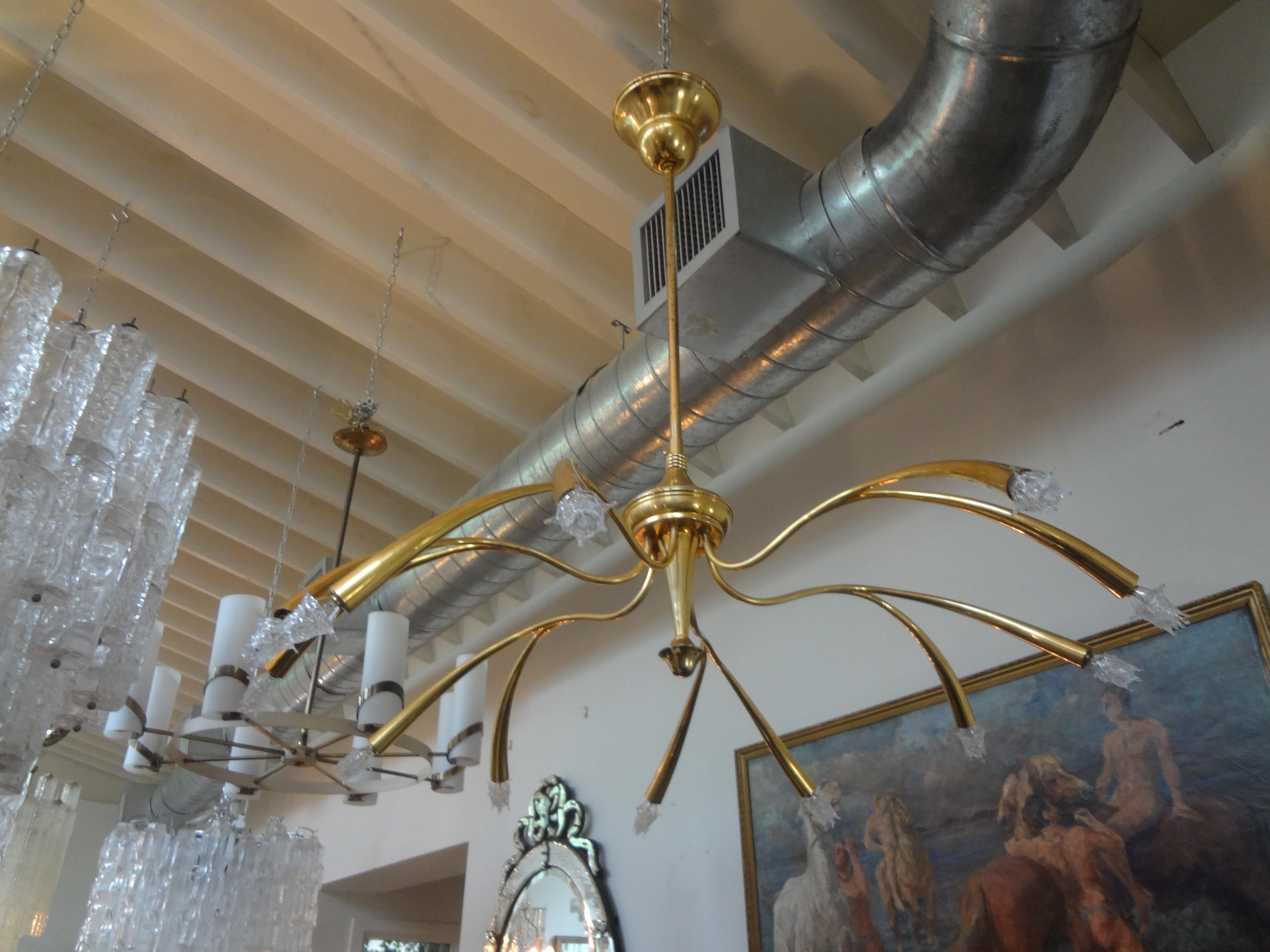 Mid-20th Century Italian Midcentury Brass Chandelier Attributed to Oscar Torlasco For Sale
