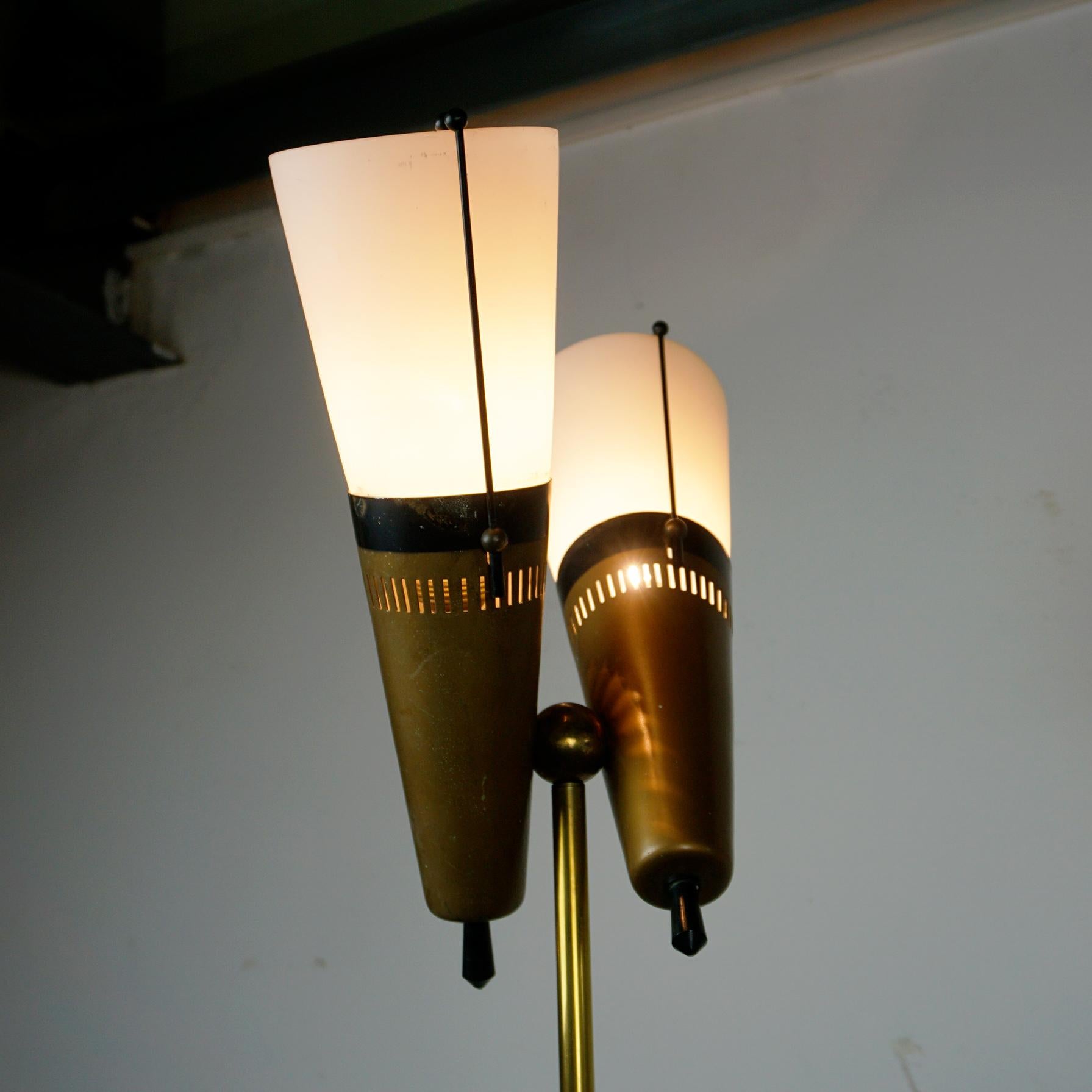 Italian Midcentury Brass, Glass and Marble Floor Lamp by Bruno Chiarini In Good Condition In Vienna, AT