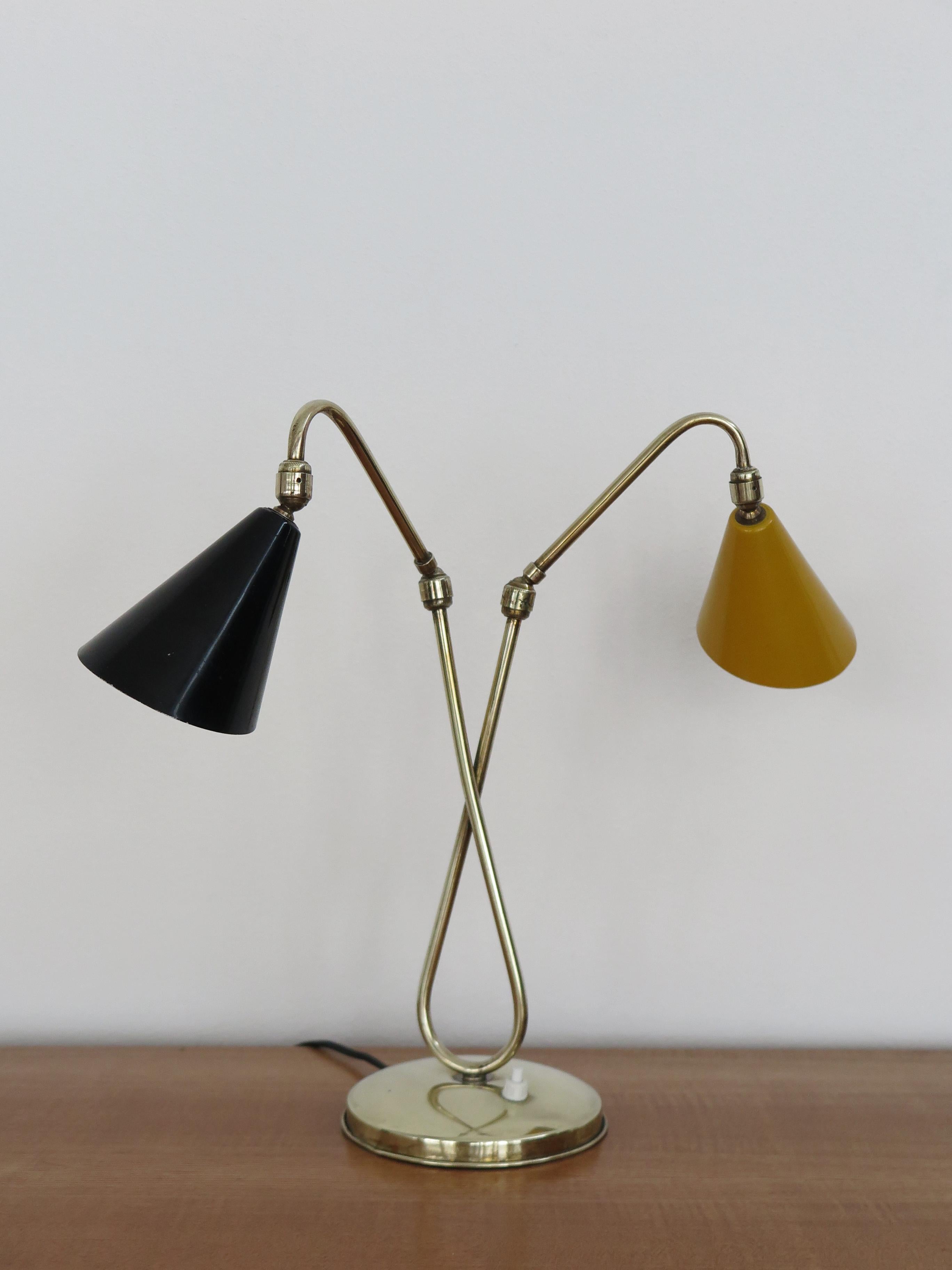 Mid-20th Century Lampe de table italienne du milieu du siècle en laiton, métal, noir et jaune, années 1950 en vente