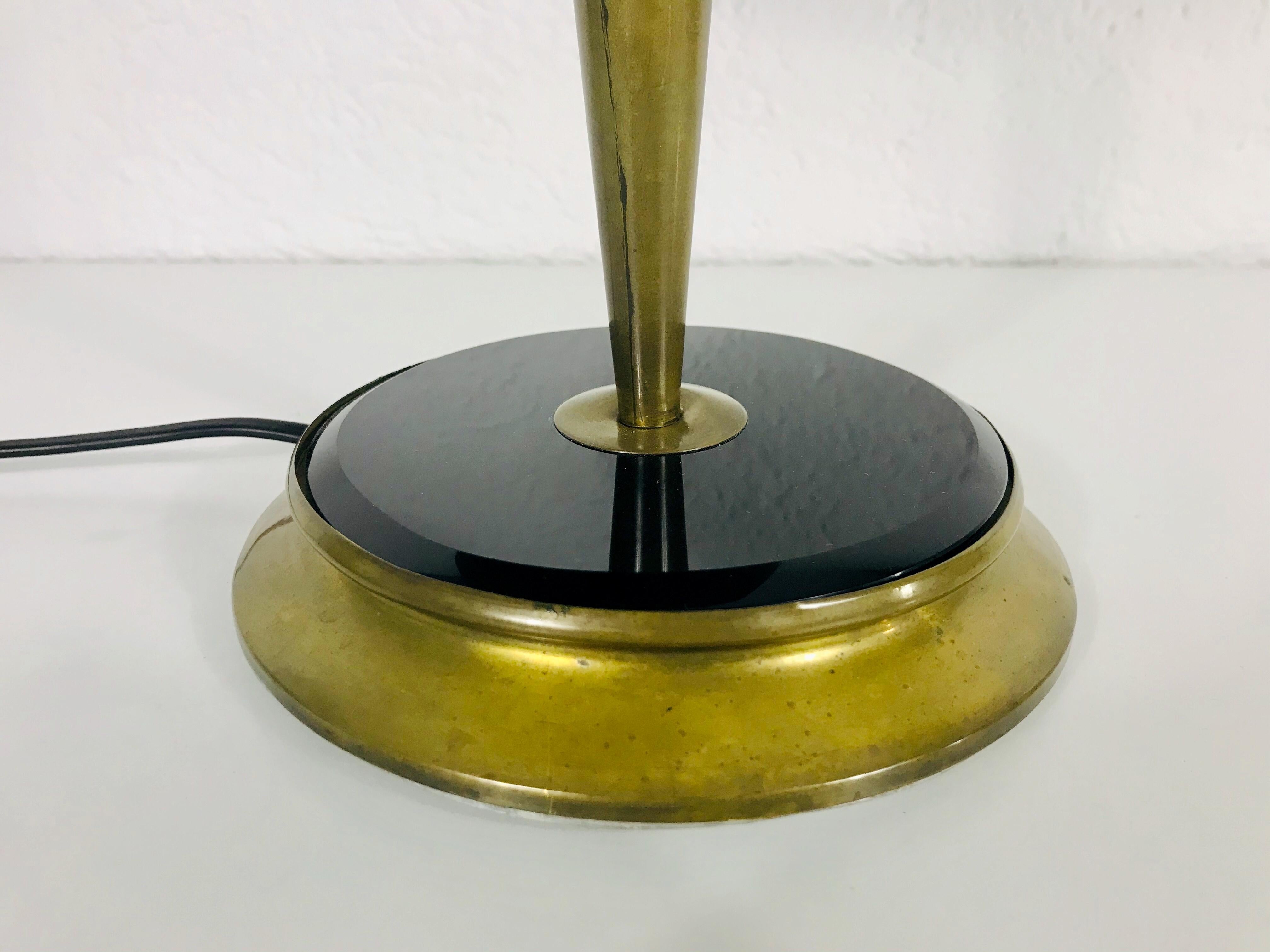 Italian Midcentury Brass Table Lamp, 1960s, Italy In Good Condition In Hagenbach, DE
