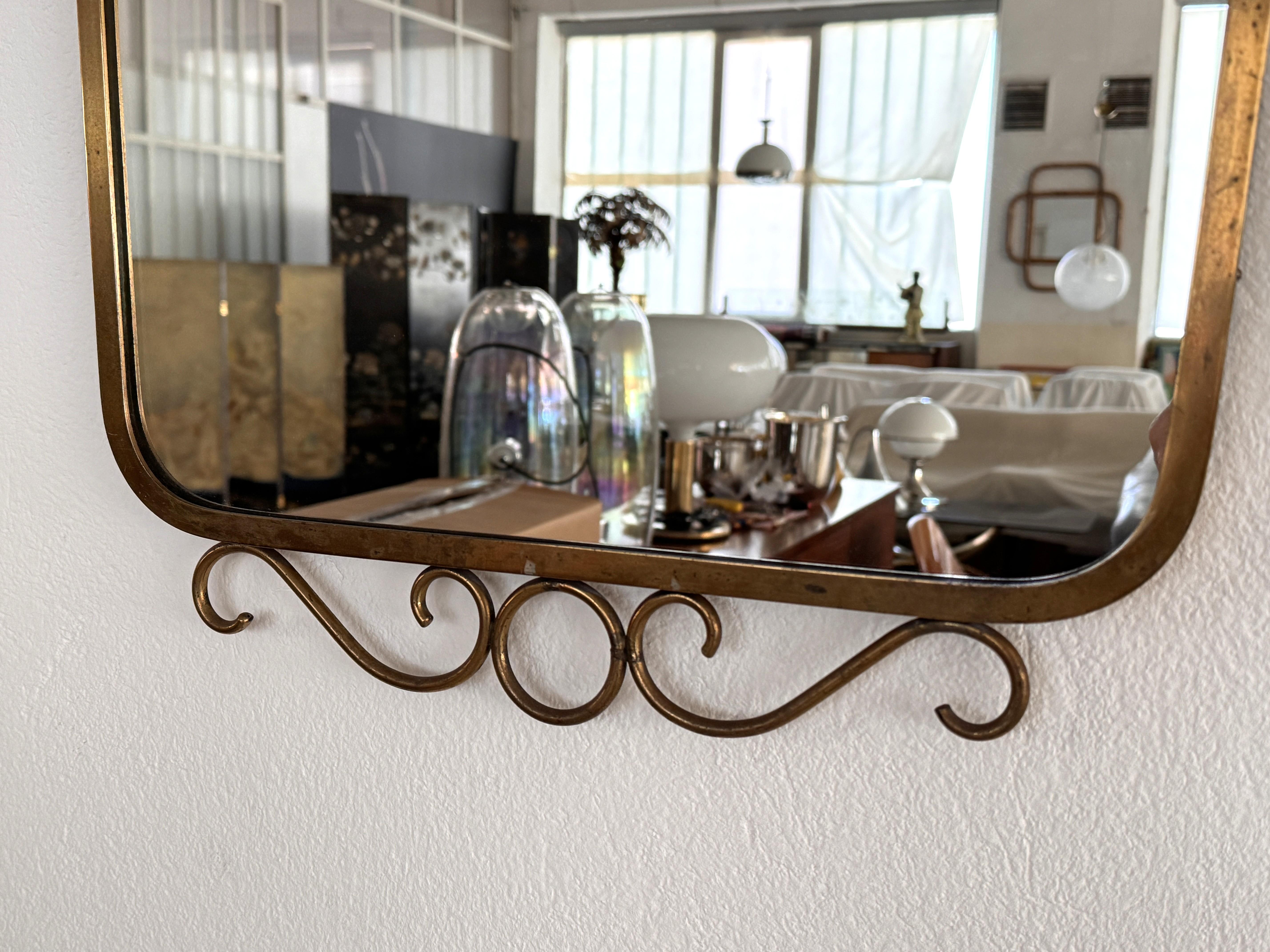 Specchio da parete in ottone del Medioevo italiano con decorazioni in stile Gio Ponti, anni '70 in vendita 5