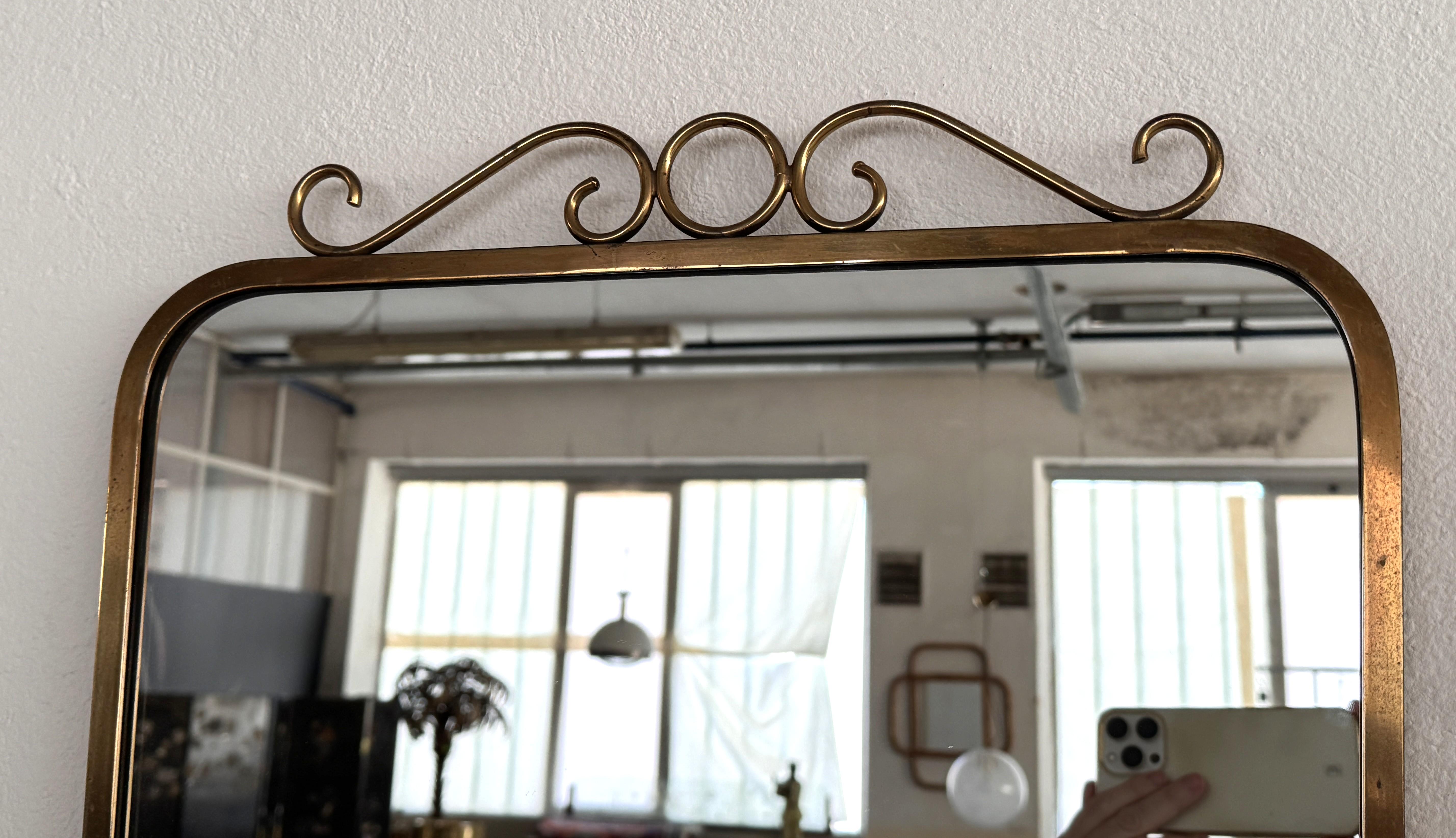 Specchio da parete in ottone del Medioevo italiano con decorazioni in stile Gio Ponti, anni '70 in vendita 6