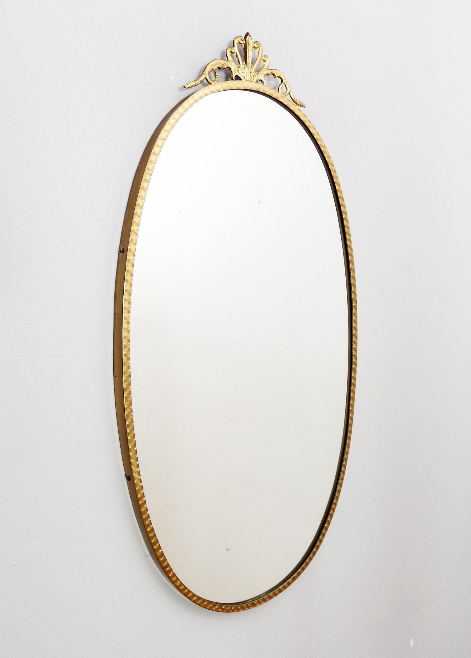 Italian Midcentury Brass Wall Mirror with Decorative Details, 1950s 3