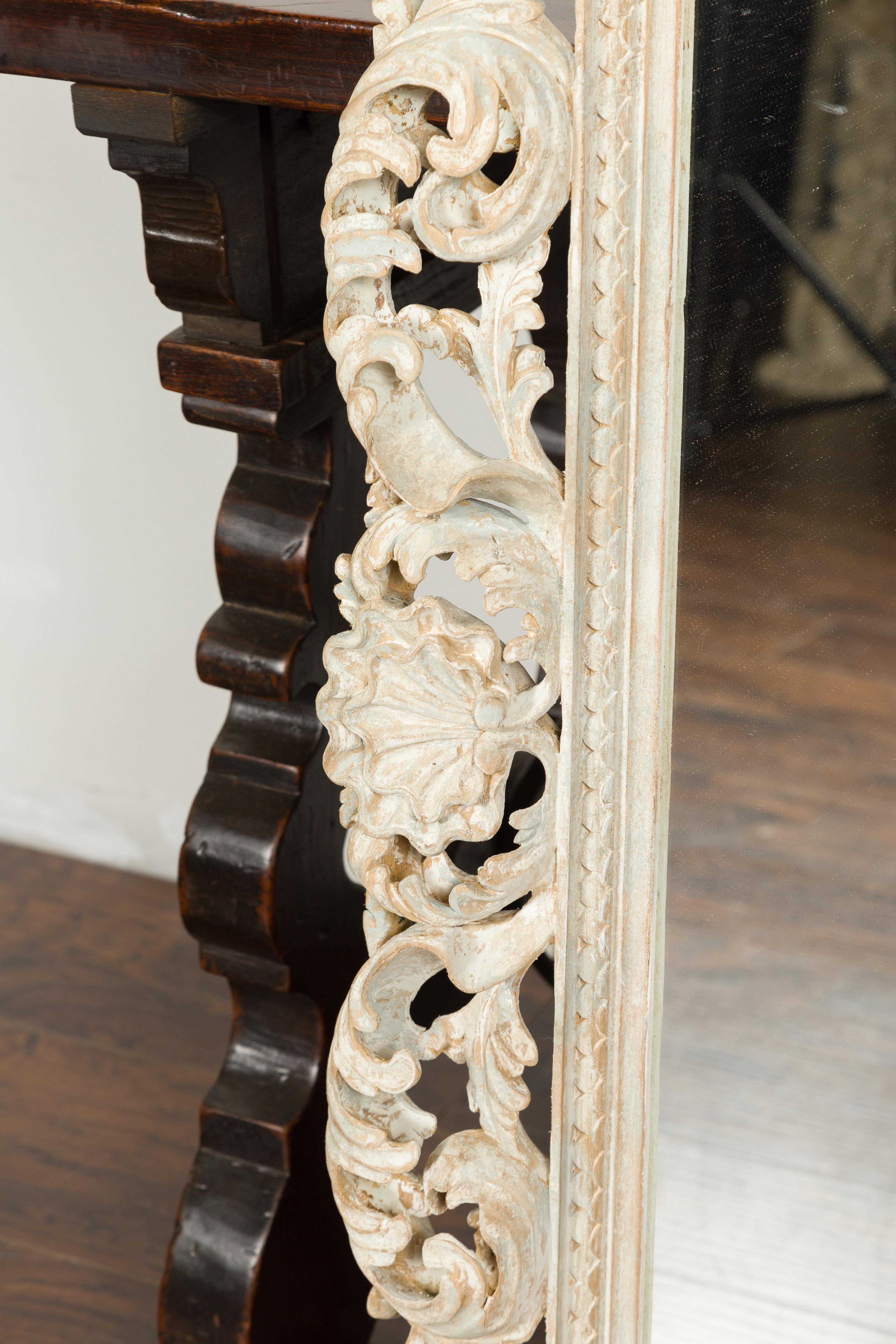 Italian Midcentury Carved Mirror with Scrolling Acanthus Leaves and Shell Motifs 4