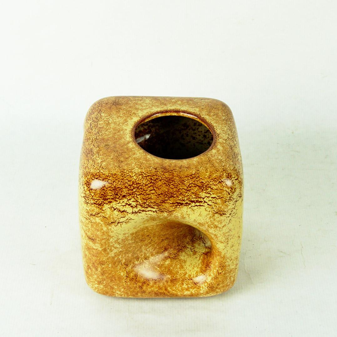 Mid-Century moderno Vaso a cubo in ceramica del Medioevo di Roberto Rigon per Bertoncello in vendita