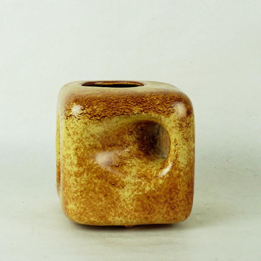 Vaso a cubo in ceramica del Medioevo di Roberto Rigon per Bertoncello In condizioni buone in vendita a Vienna, AT