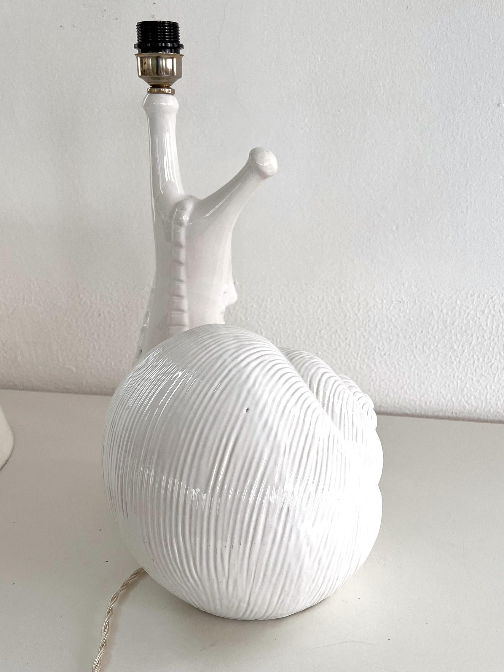 Italienische Keramik-Schnecken-Tischlampe aus der Jahrhundertmitte, 1970er Jahre im Angebot 5