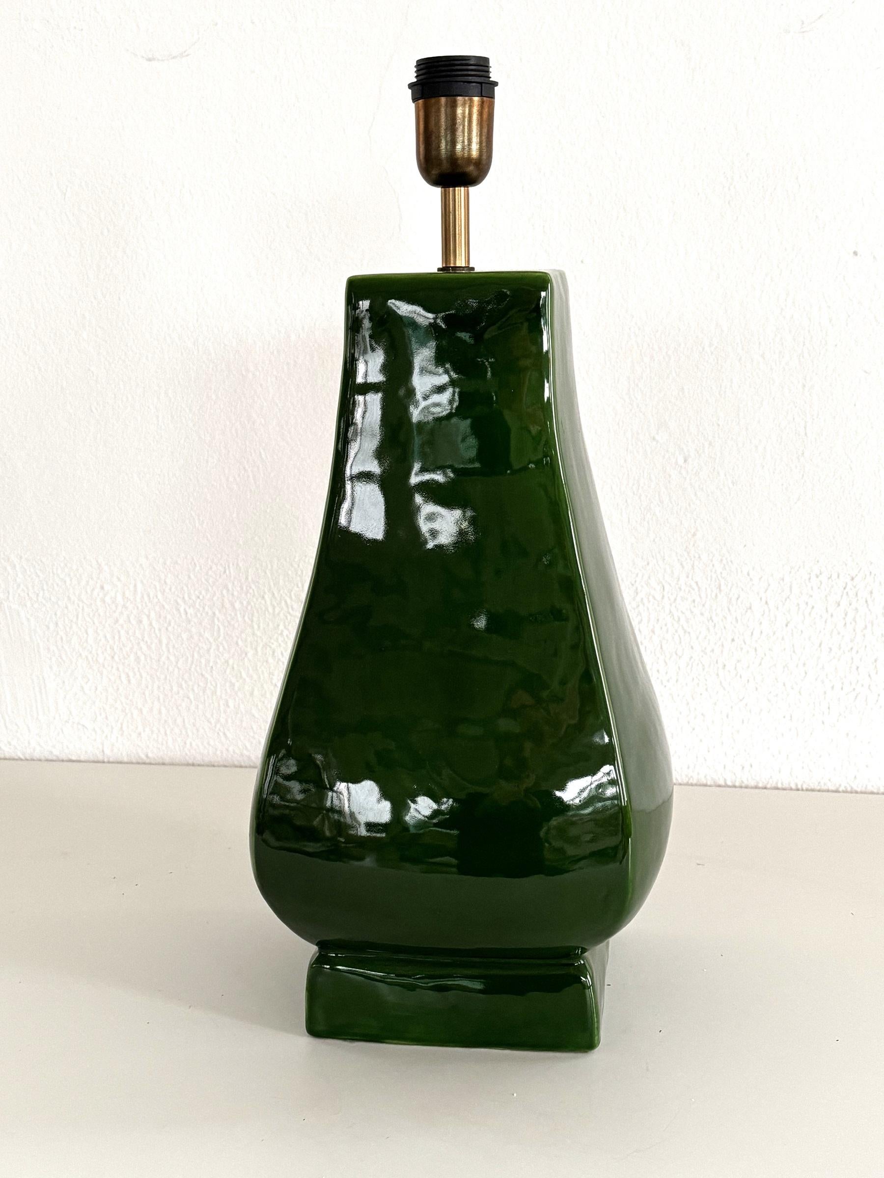 Lampe de table italienne du milieu du siècle en céramique verte par Zaccagnini Florence, 1970 en vente 4