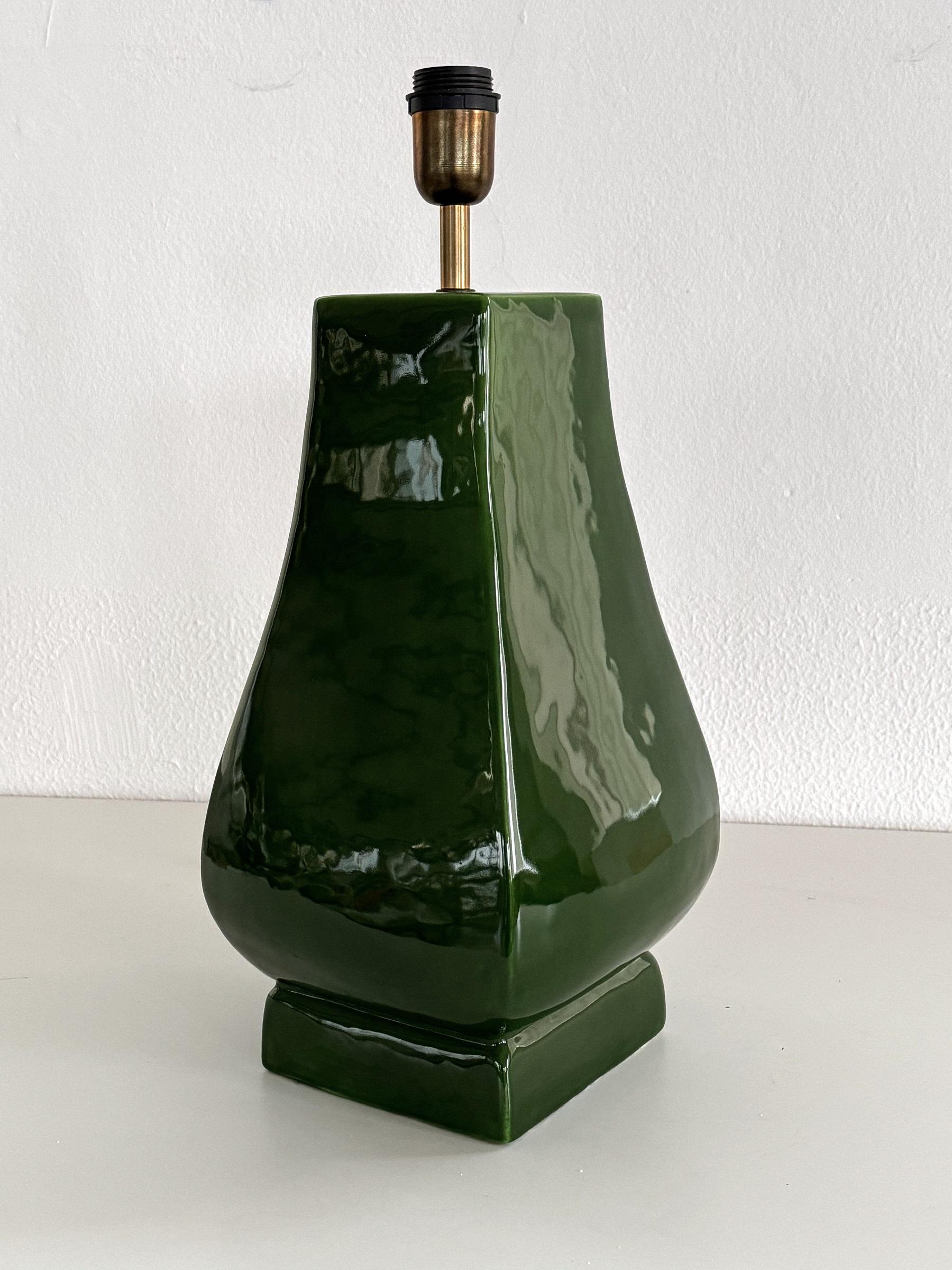 Mid-Century Modern Lampe de table italienne du milieu du siècle en céramique verte par Zaccagnini Florence, 1970 en vente