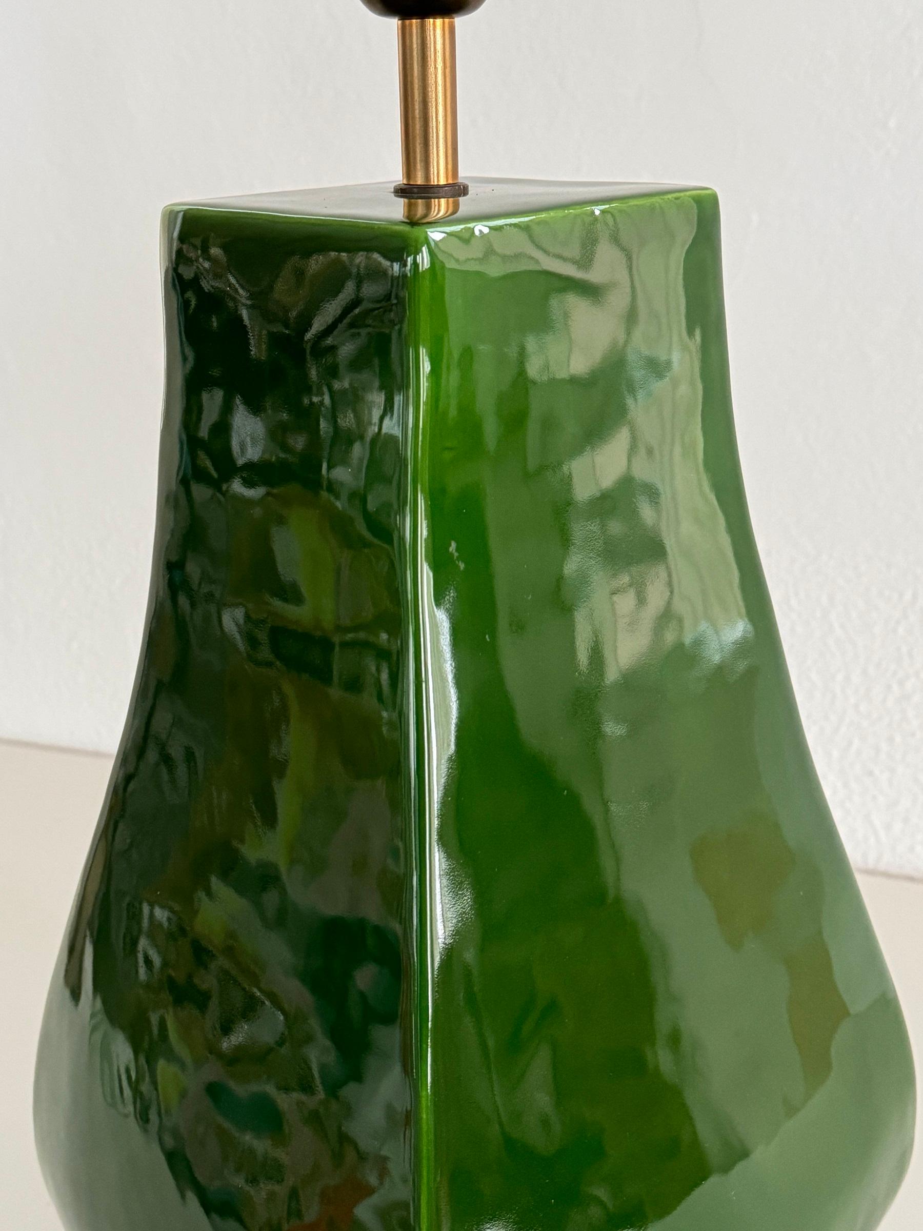 Fait main Lampe de table italienne du milieu du siècle en céramique verte par Zaccagnini Florence, 1970 en vente