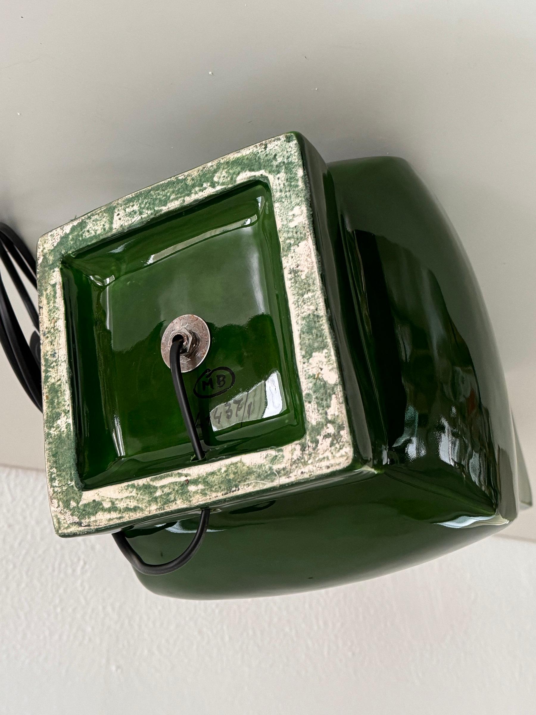 Fin du 20e siècle Lampe de table italienne du milieu du siècle en céramique verte par Zaccagnini Florence, 1970 en vente