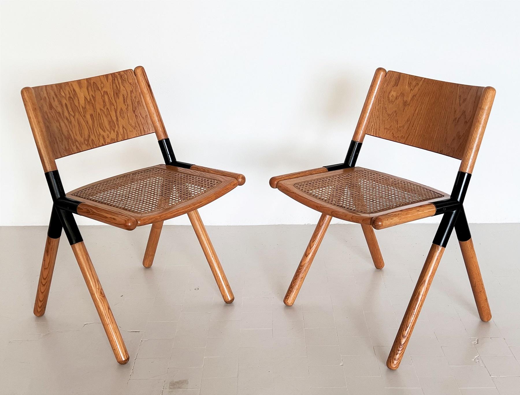 Italienische Stühle aus Eiche und Rattan aus der Mitte des Jahrhunderts von Mauro Pasquinelli, 1975 (Moderne der Mitte des Jahrhunderts) im Angebot