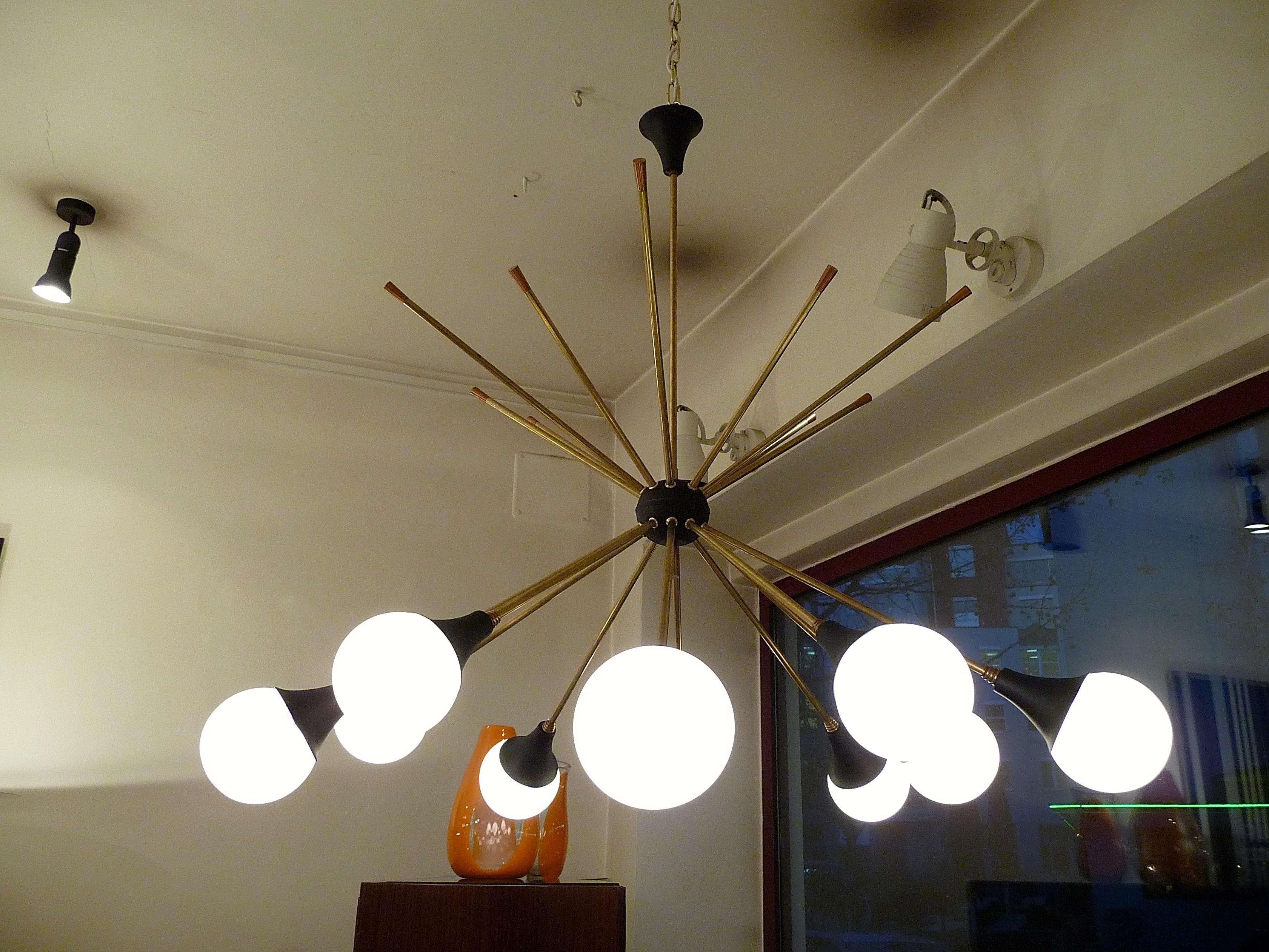 Mid-Century Modern Italian Midcentury Chandelier 10 Arms, Brass and Glass For Sale