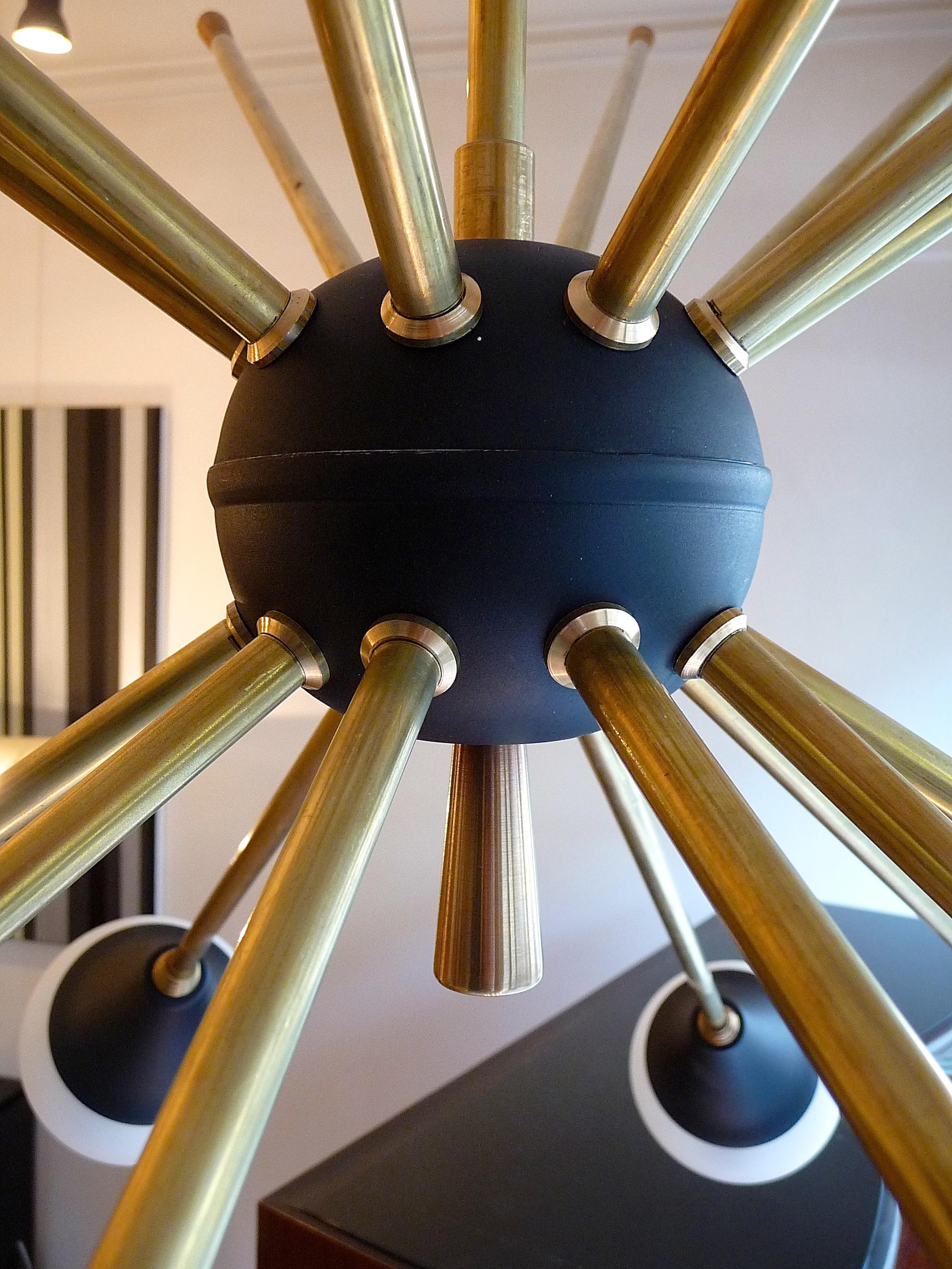 Contemporary Italian Midcentury Chandelier 10 Arms, Brass and Glass For Sale