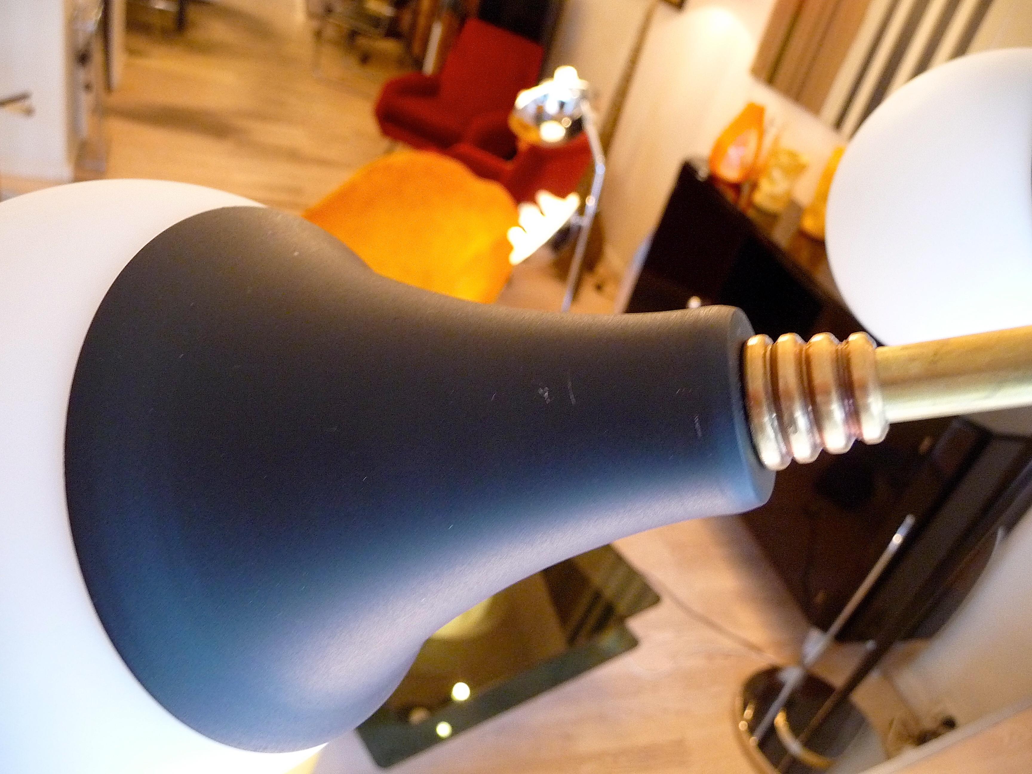 Metallo Lampadario italiano del Medioevo a 10 bracci, ottone e vetro in vendita