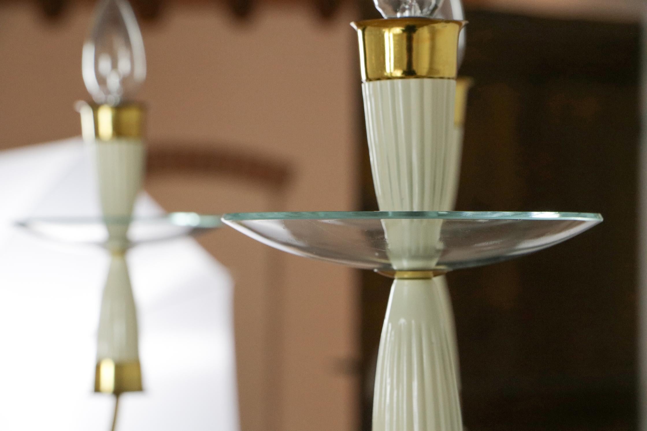 Italian MidCentury Chandelier, 8 Lights, Gold, Ivory Color, Fontana Arte style For Sale 7