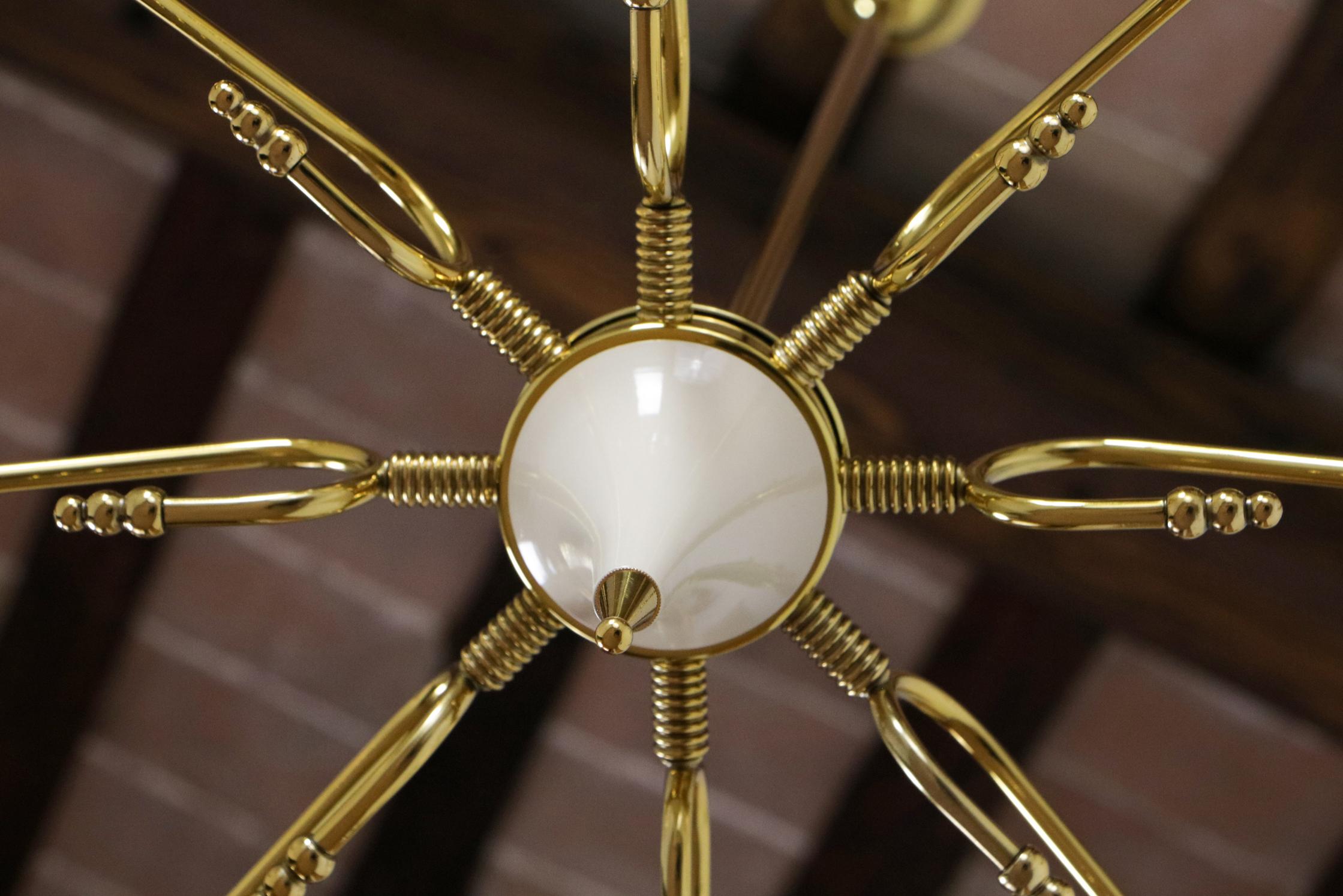 Italian MidCentury Chandelier, 8 Lights, Gold, Ivory Color, Fontana Arte style For Sale 4