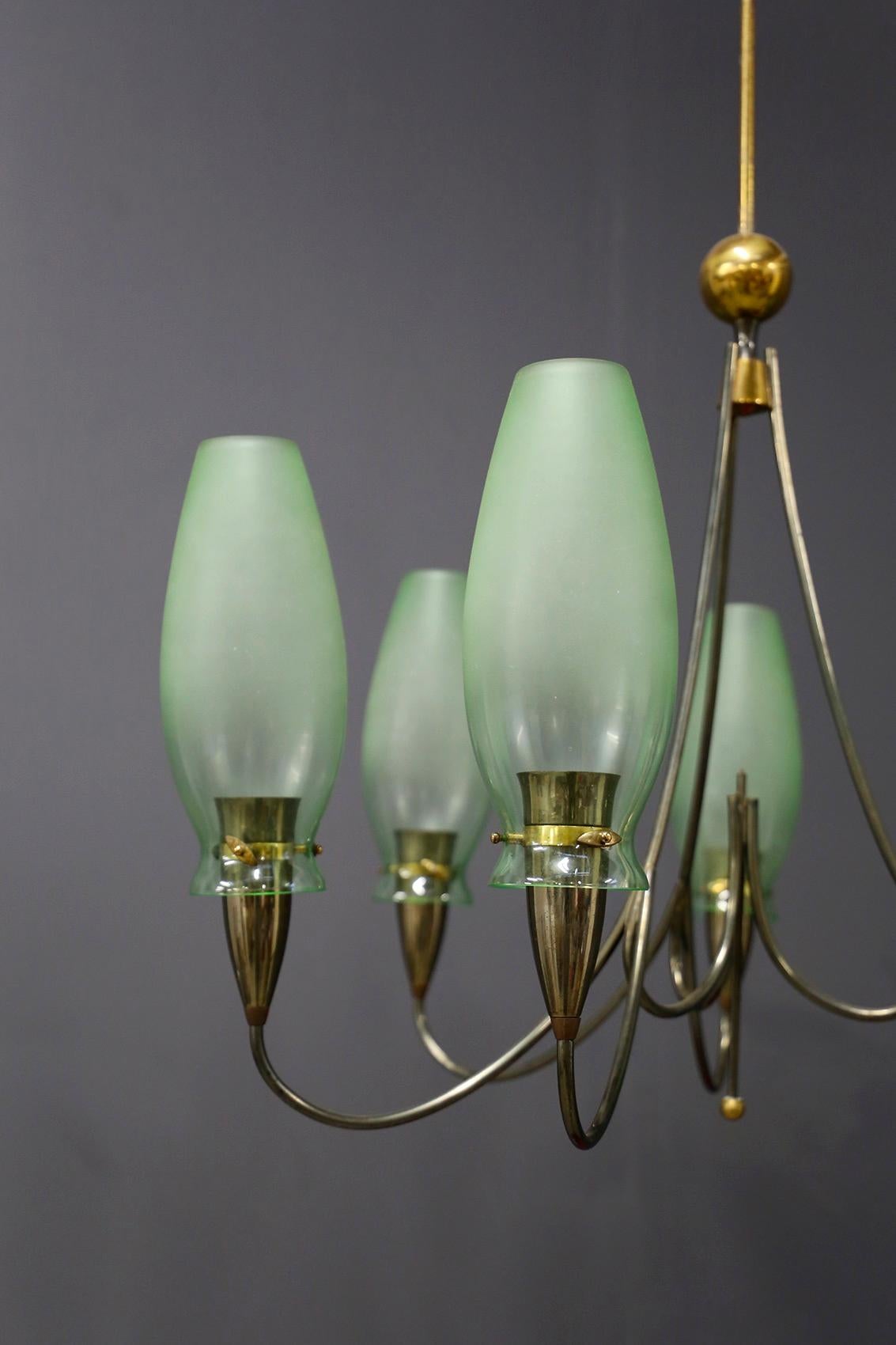 Italian Midcentury Chandelier in Brass and Murano Glass, 1950s In Good Condition In Milano, IT