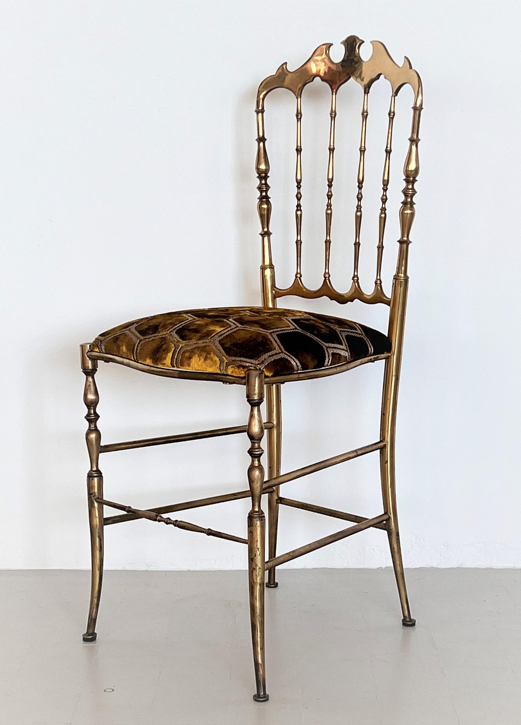 20th Century Italian Mid-Century Chiavari Chair in Full Brass with New Upholstery, 1970s For Sale